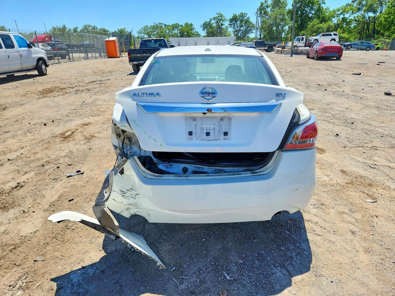 2015 Nissan Altima 2.5 Sv White vin: 1N4AL3AP8FC587005