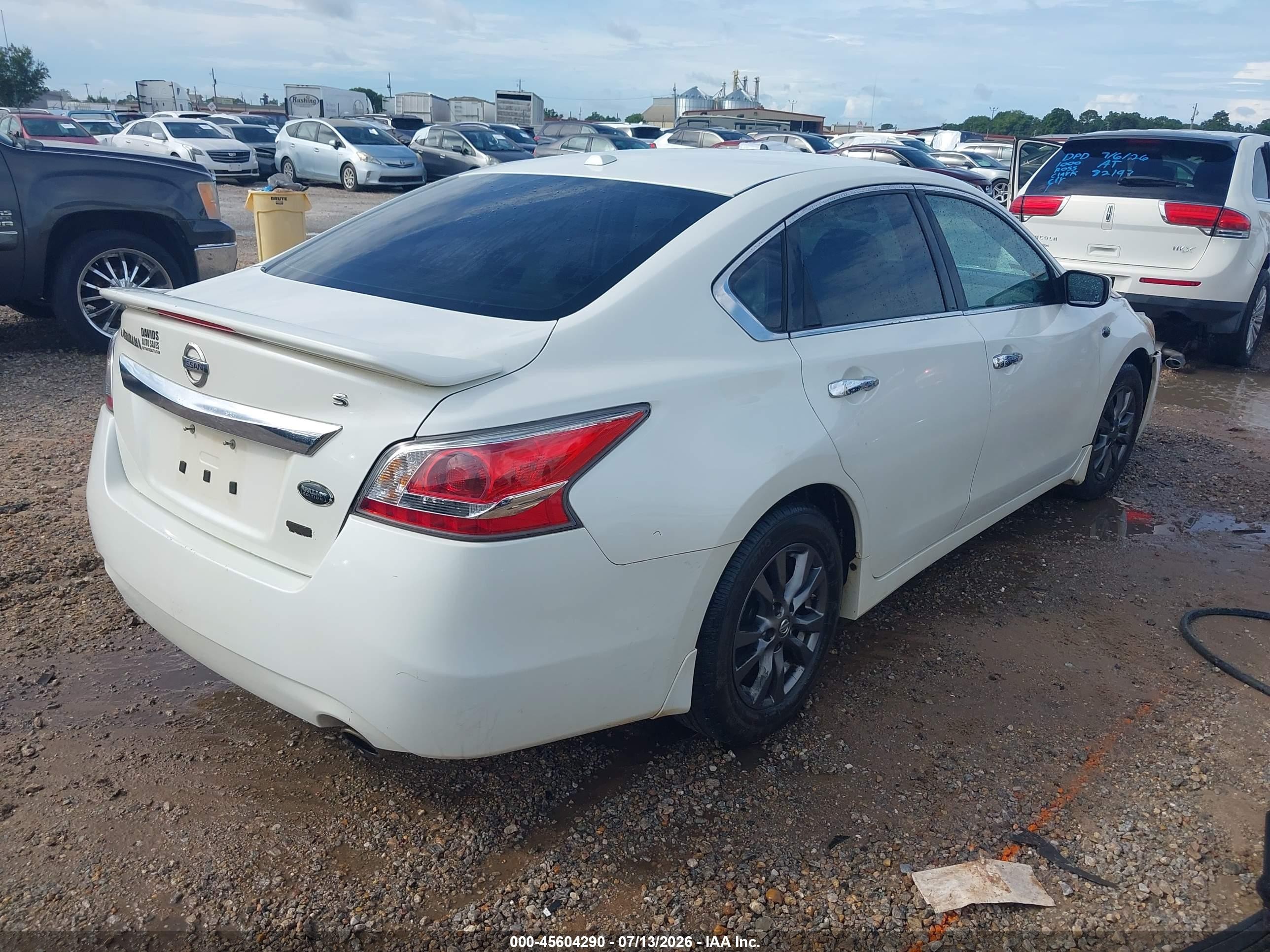 2015 Nissan Altima 2.5 S White vin: 1N4AL3AP8FC592172