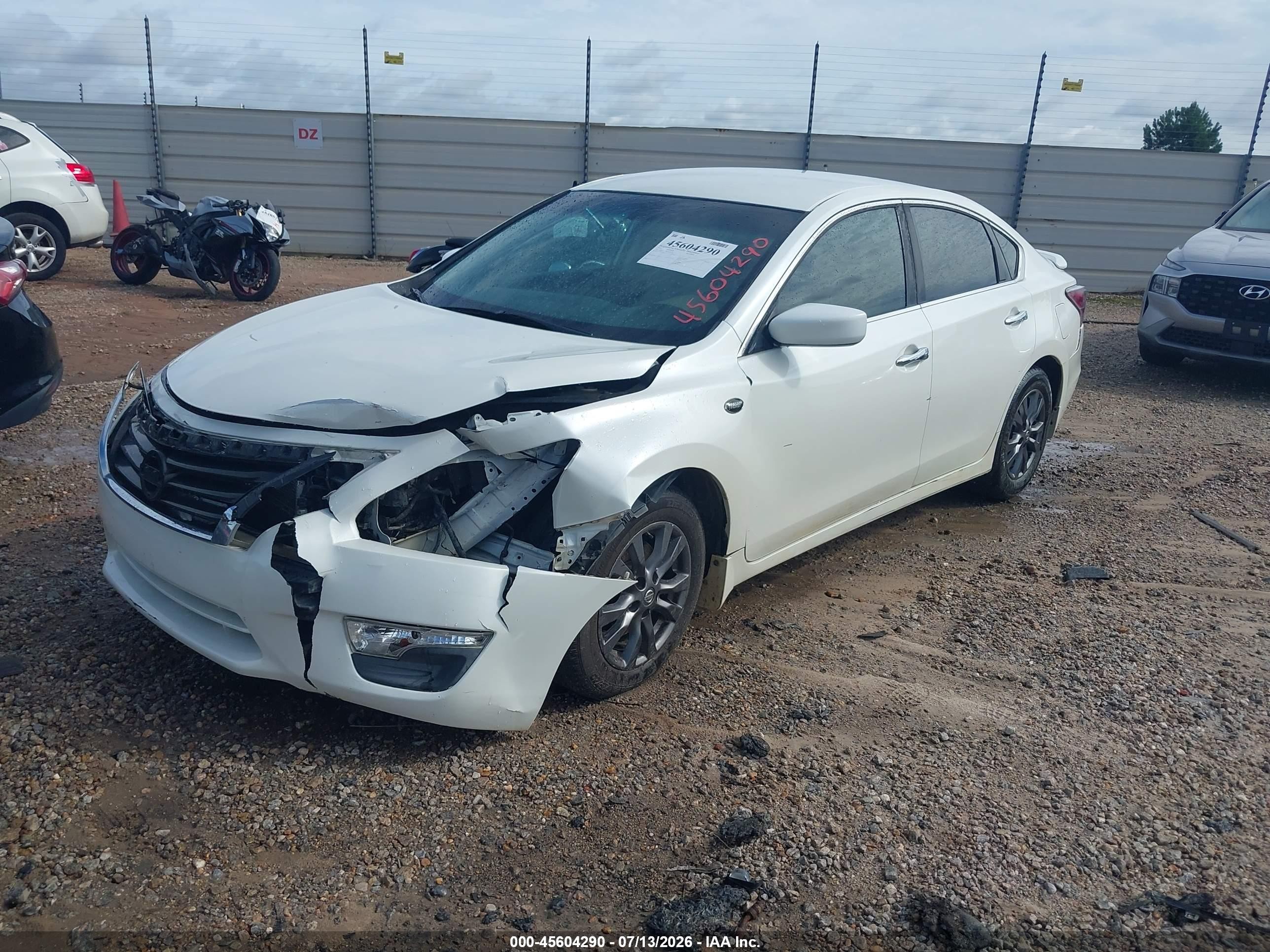 2015 Nissan Altima 2.5 S White vin: 1N4AL3AP8FC592172