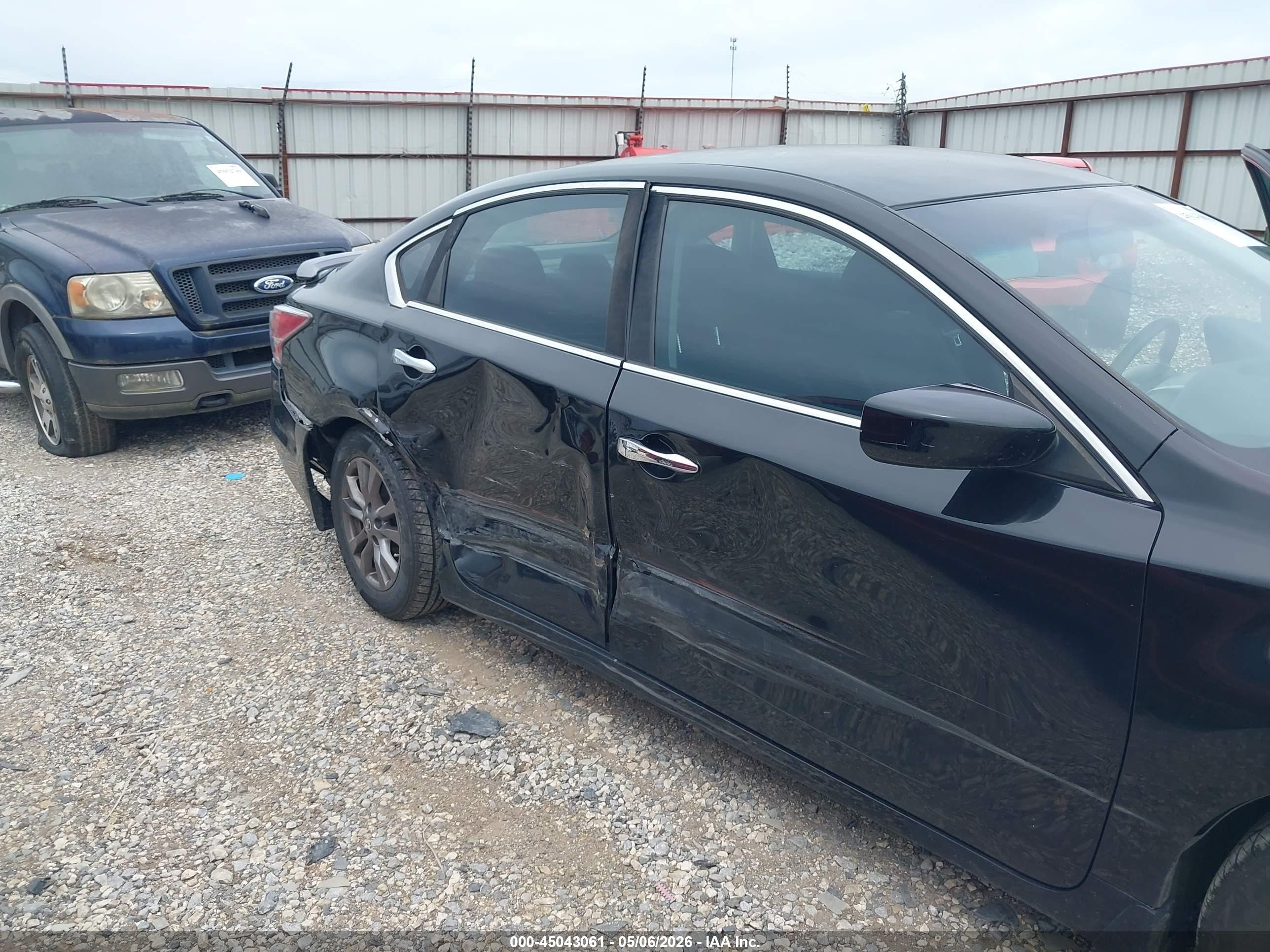 2015 Nissan Altima 2.5 S Черный vin: 1N4AL3AP8FC597081