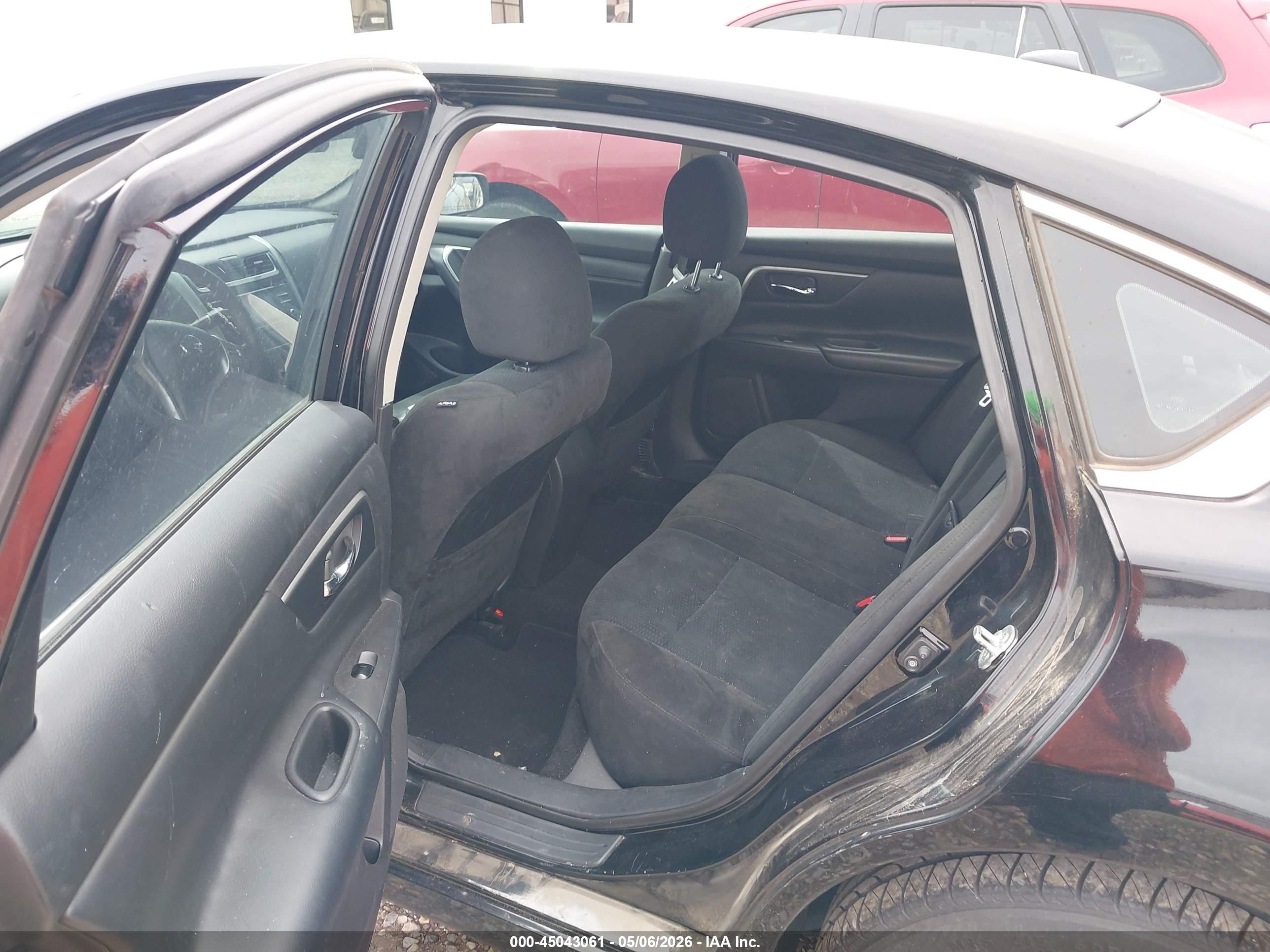 2015 Nissan Altima 2.5 S Черный vin: 1N4AL3AP8FC597081