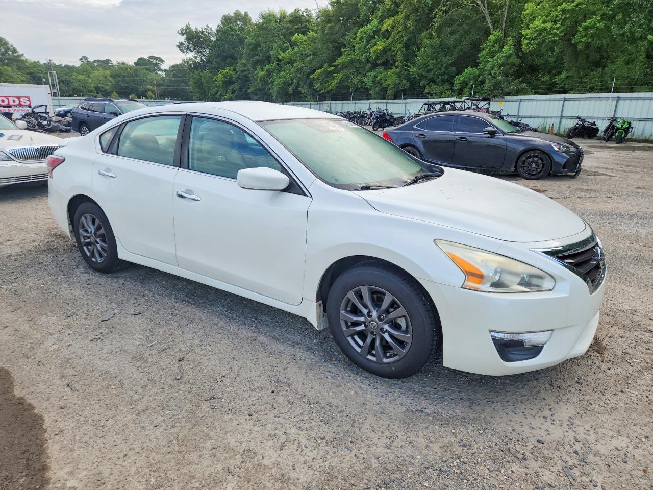 2015 Nissan Altima 2.5 S Белый vin: 1N4AL3AP8FC598330