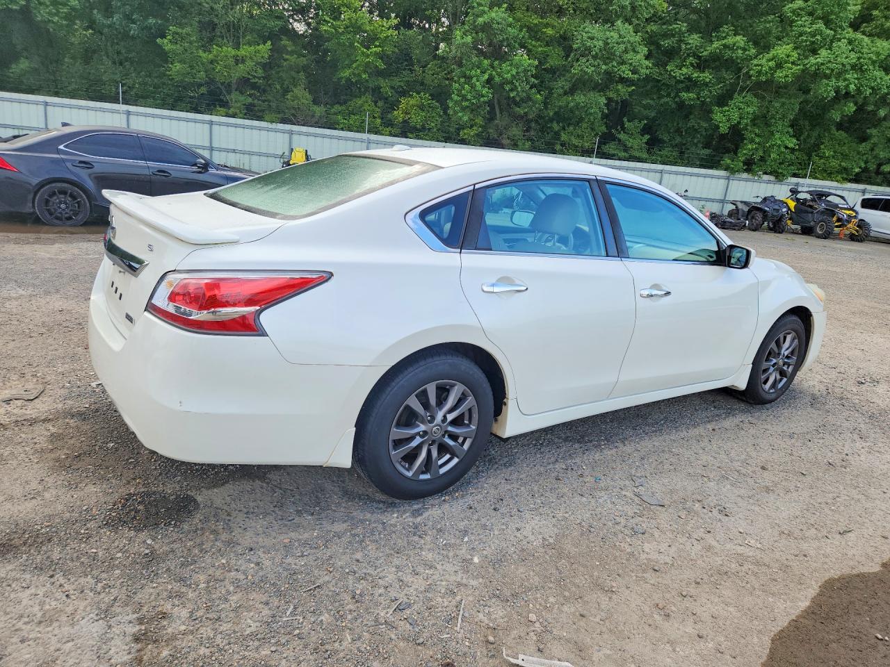 2015 Nissan Altima 2.5 S Белый vin: 1N4AL3AP8FC598330