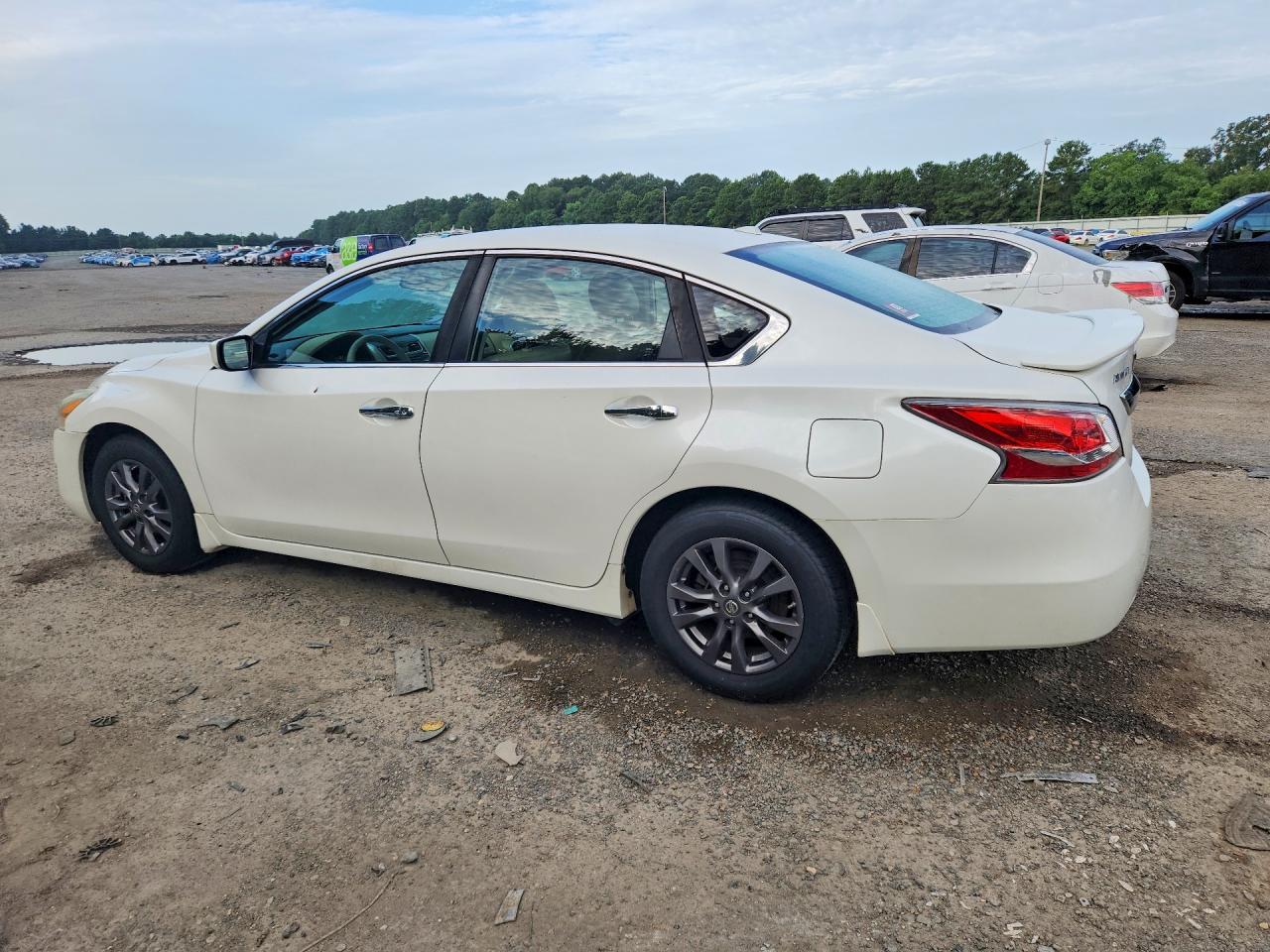 2015 Nissan Altima 2.5 S Белый vin: 1N4AL3AP8FC598330