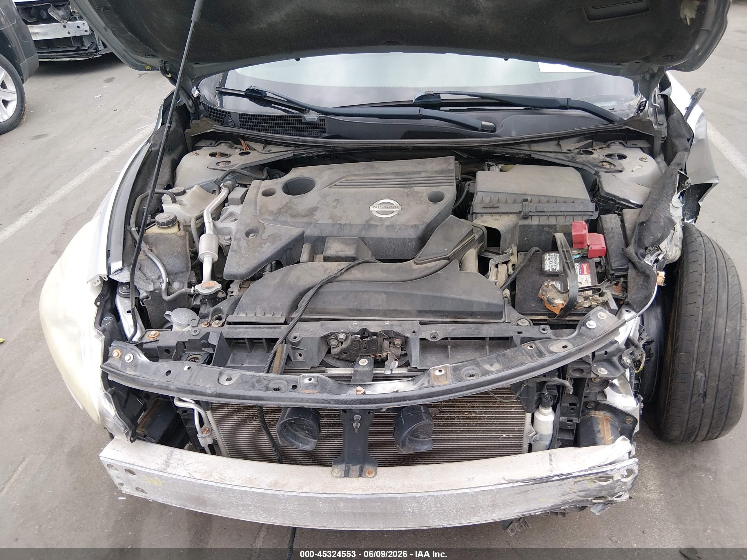 2015 Nissan Altima 2.5 S Silver vin: 1N4AL3AP8FN308365