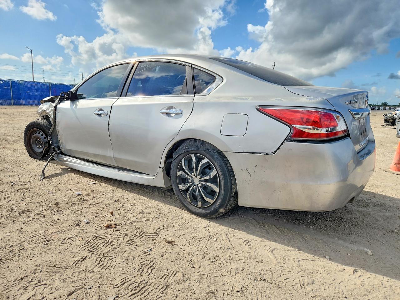2015 Nissan Altima 2.5 S Серый vin: 1N4AL3AP8FN314800