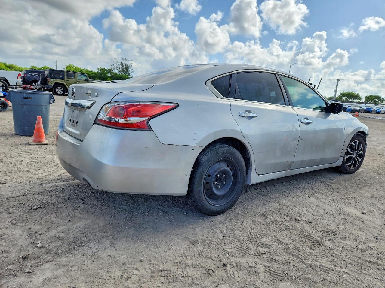 2015 Nissan Altima 2.5 S Серый vin: 1N4AL3AP8FN314800