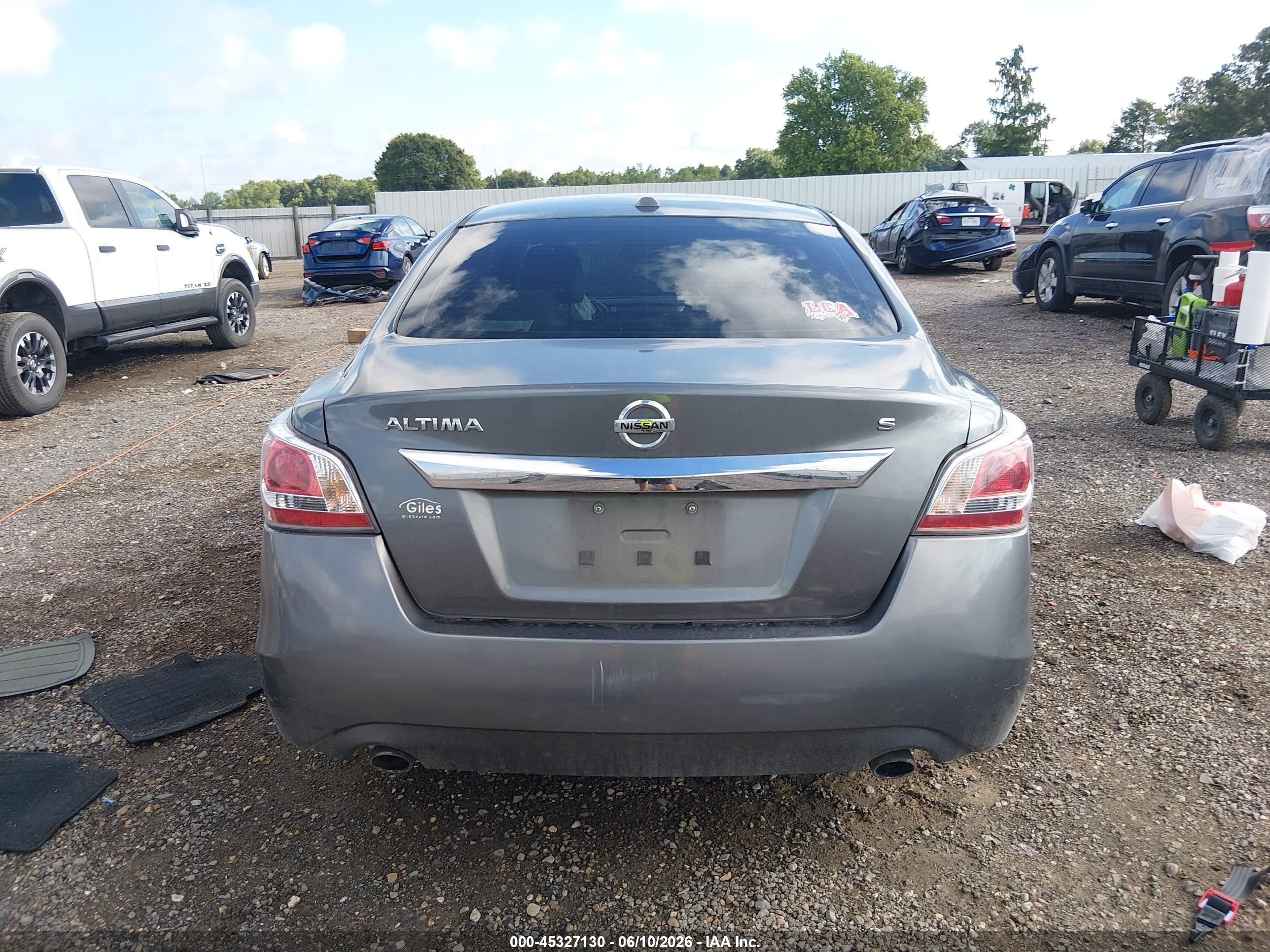 2015 Nissan Altima 2.5 S Silver vin: 1N4AL3AP8FN316515