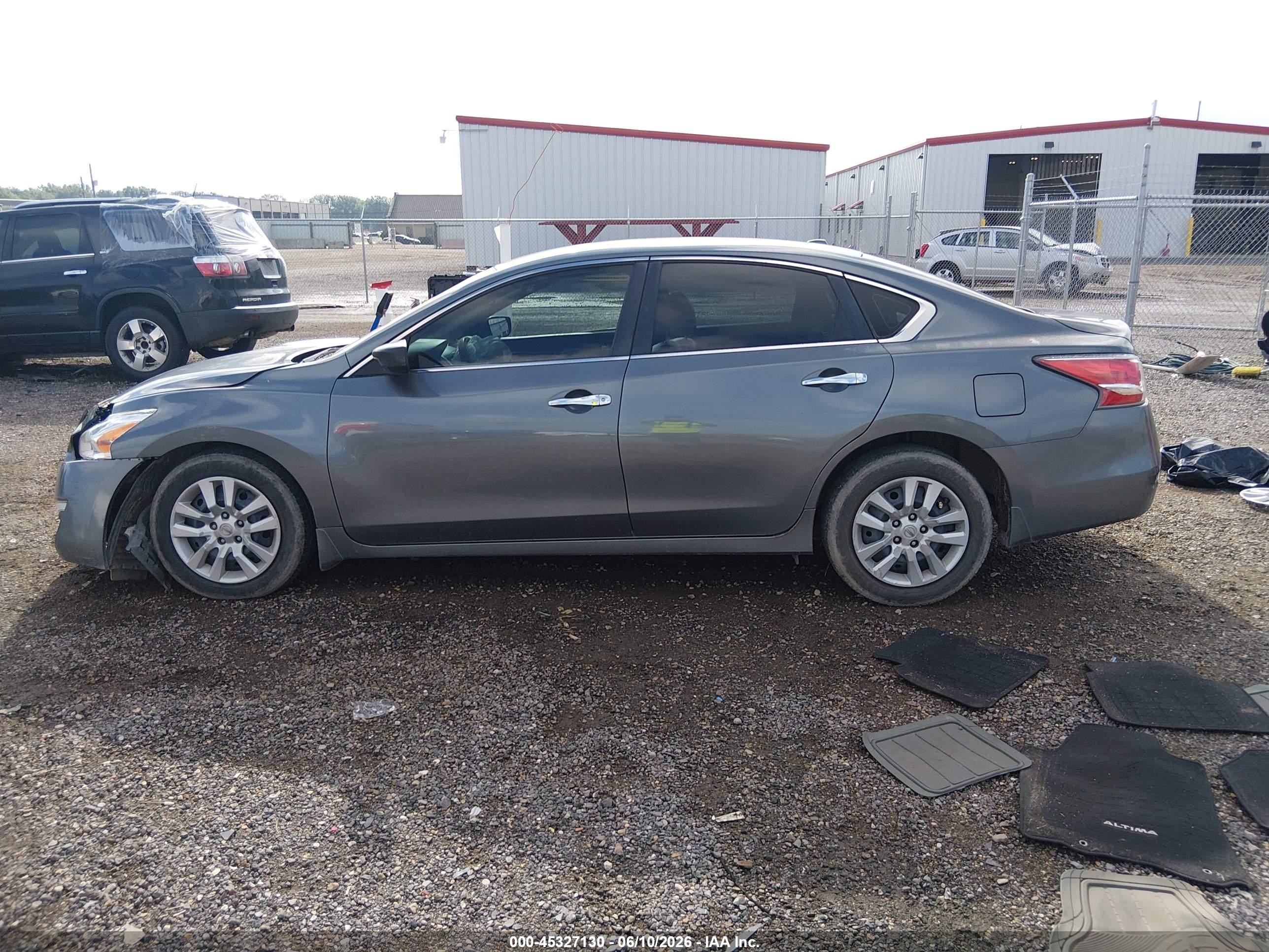 2015 Nissan Altima 2.5 S Silver vin: 1N4AL3AP8FN316515
