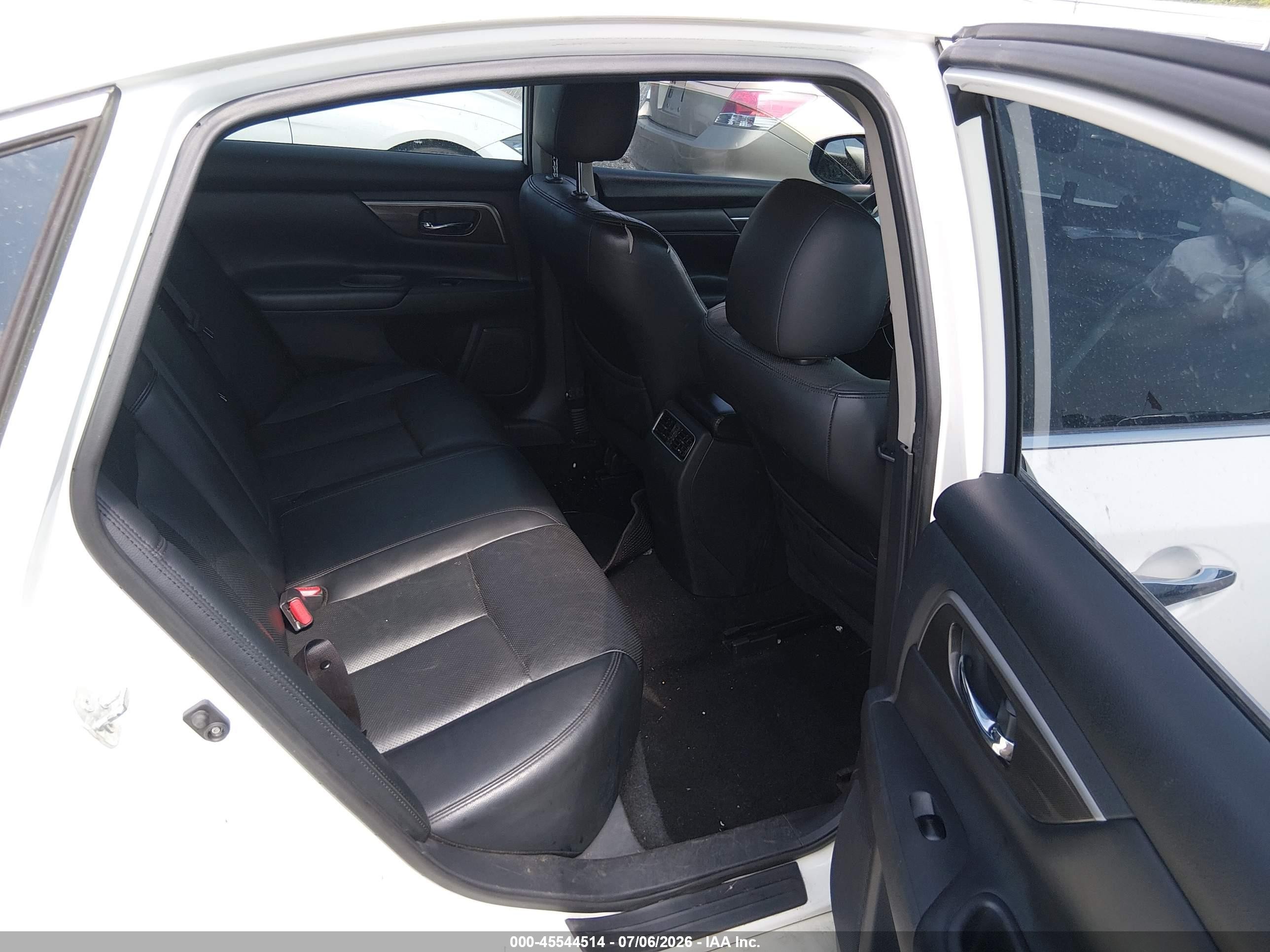 2015 Nissan Altima 2.5 Sl Белый vin: 1N4AL3AP8FN345710