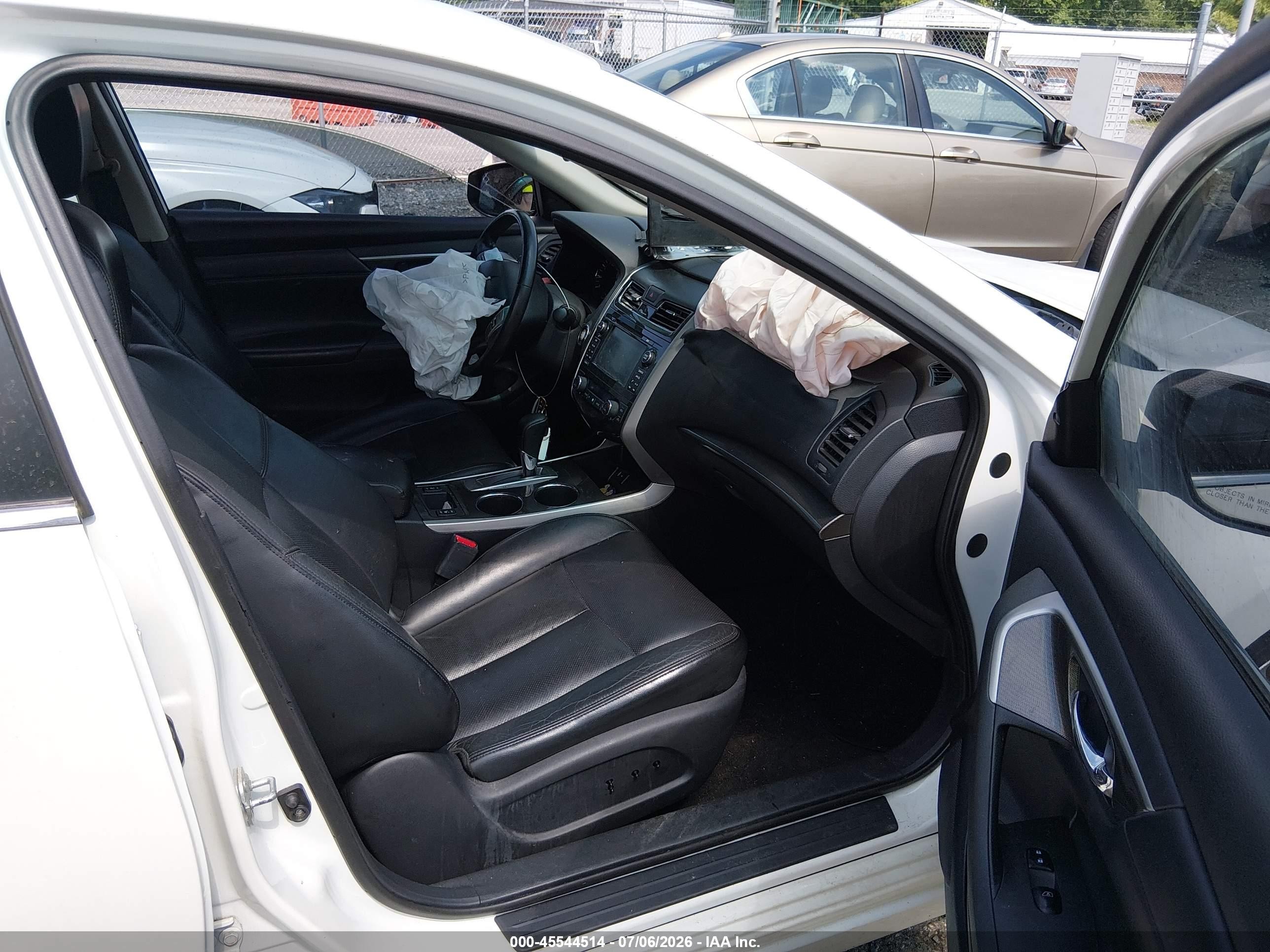 2015 Nissan Altima 2.5 Sl Белый vin: 1N4AL3AP8FN345710