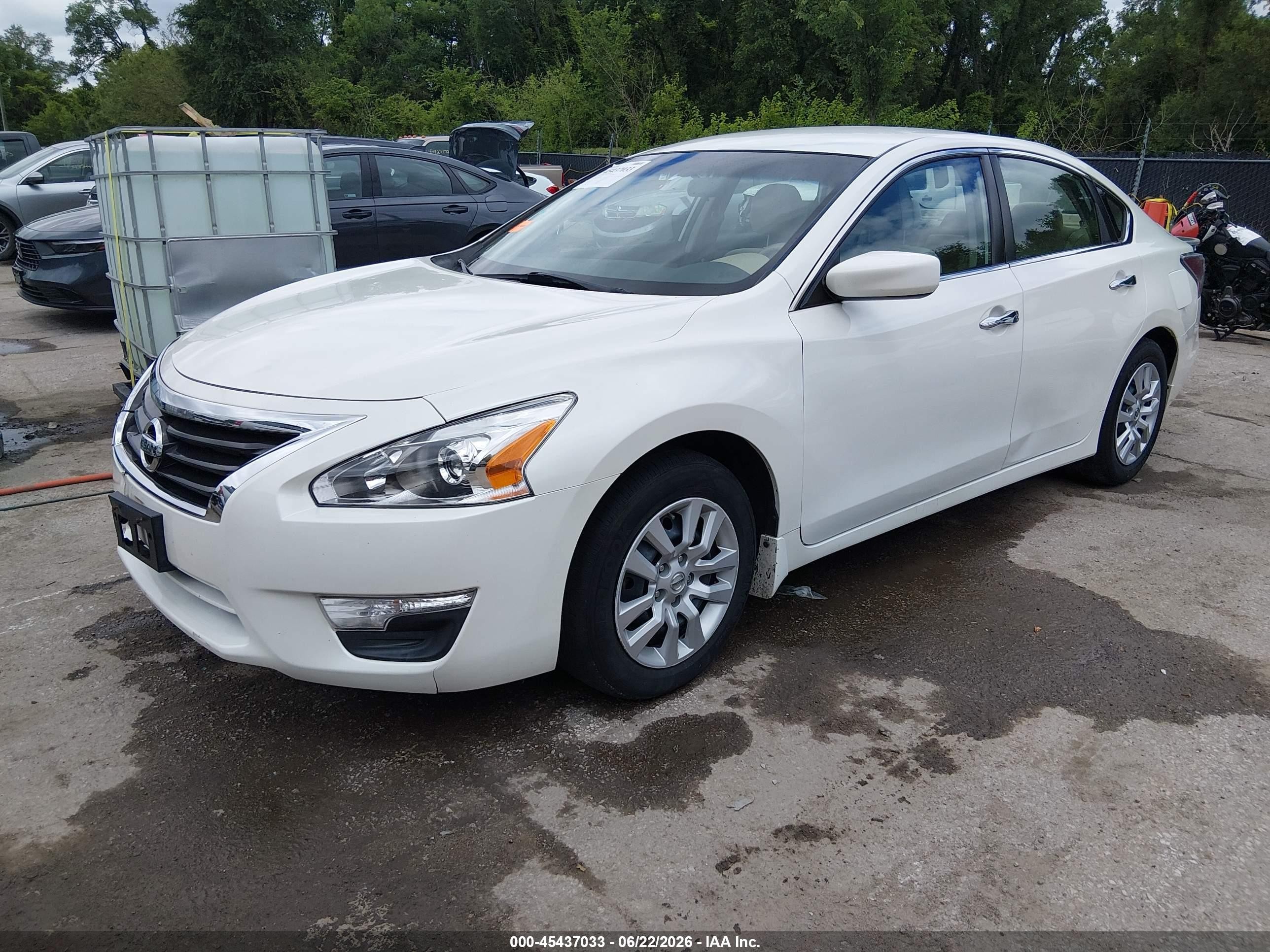 2015 Nissan Altima 2.5 S White vin: 1N4AL3AP8FN351023