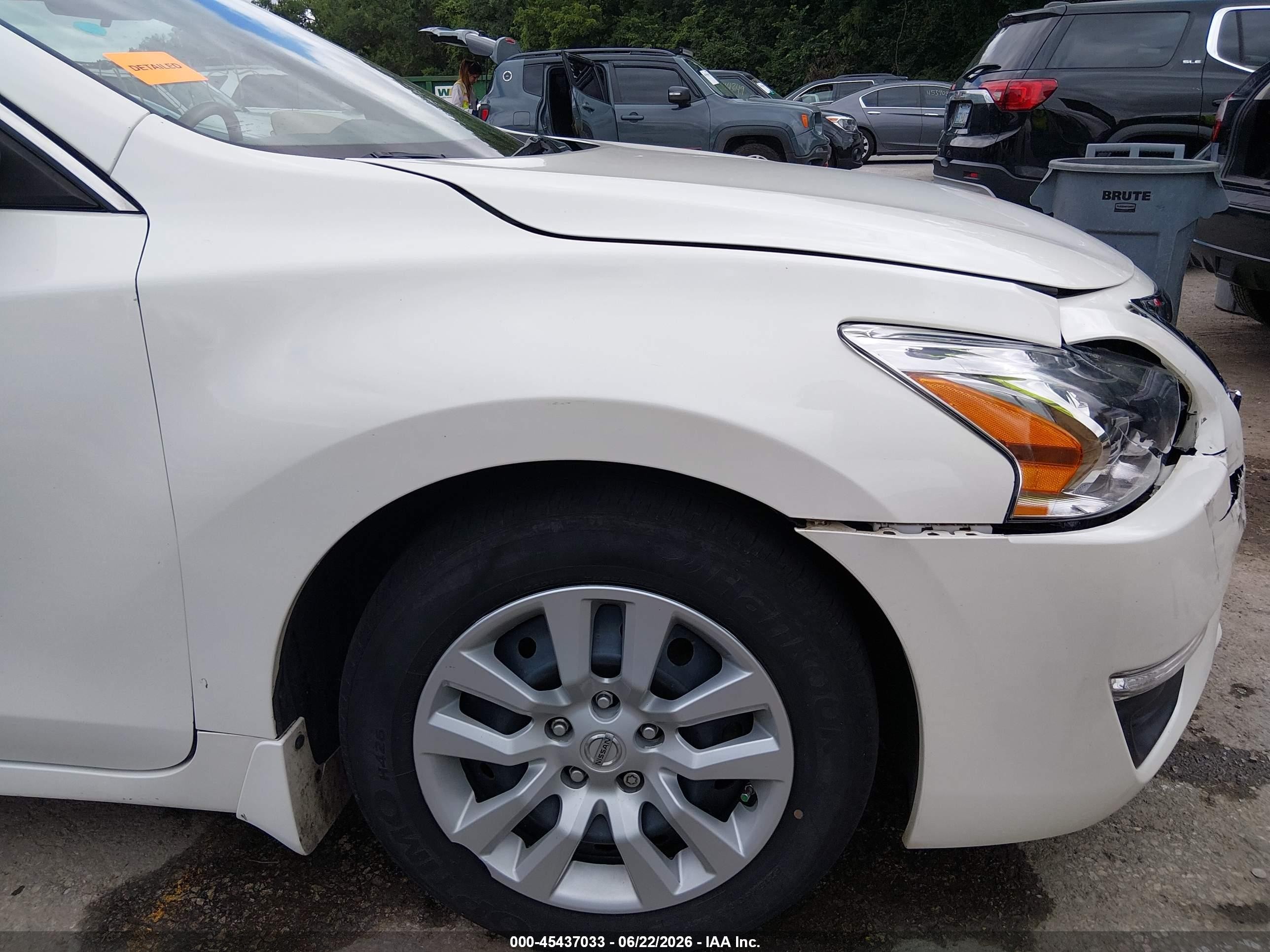 2015 Nissan Altima 2.5 S White vin: 1N4AL3AP8FN351023