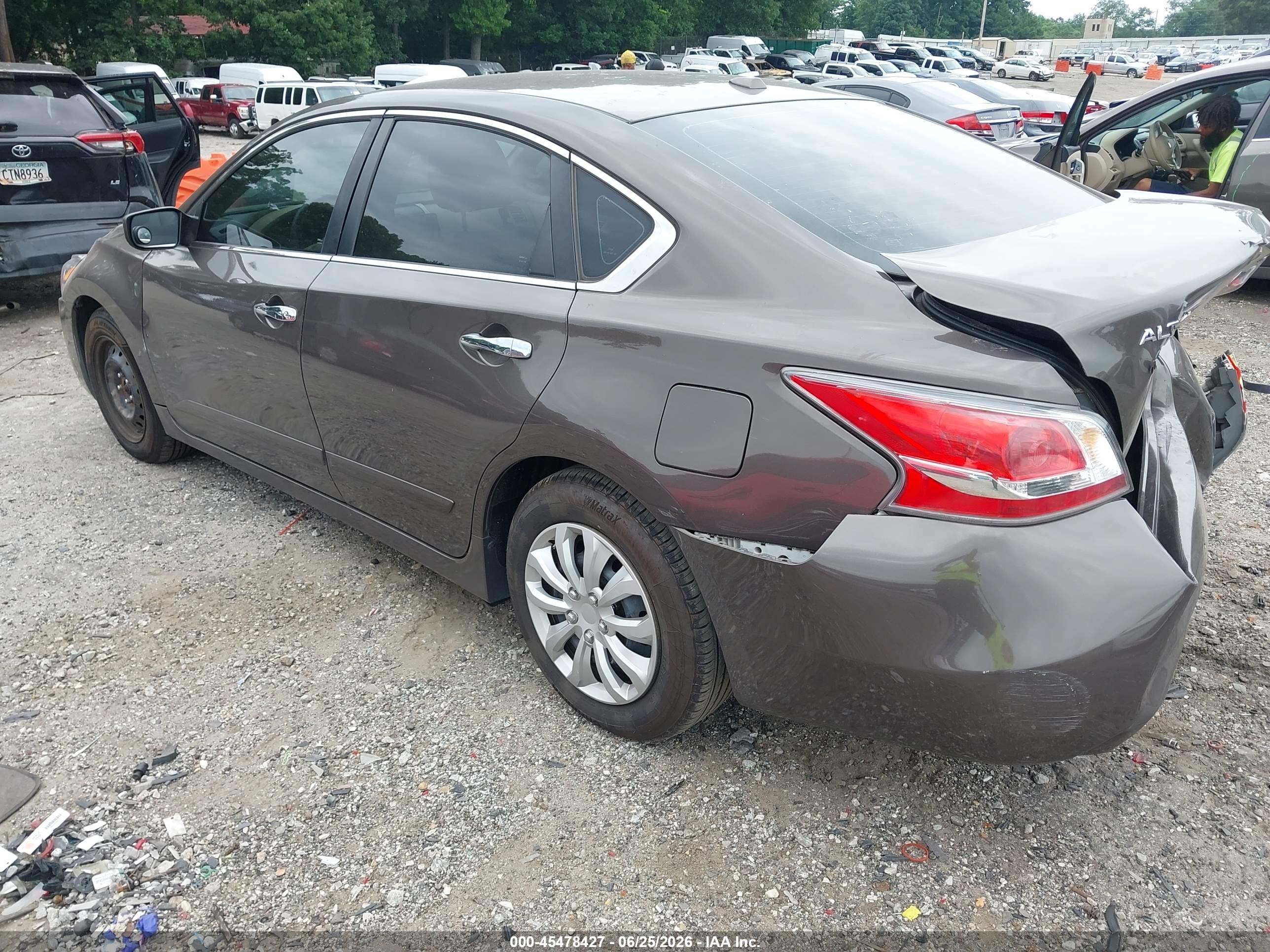 2015 Nissan Altima 2.5 S Brown vin: 1N4AL3AP8FN366718