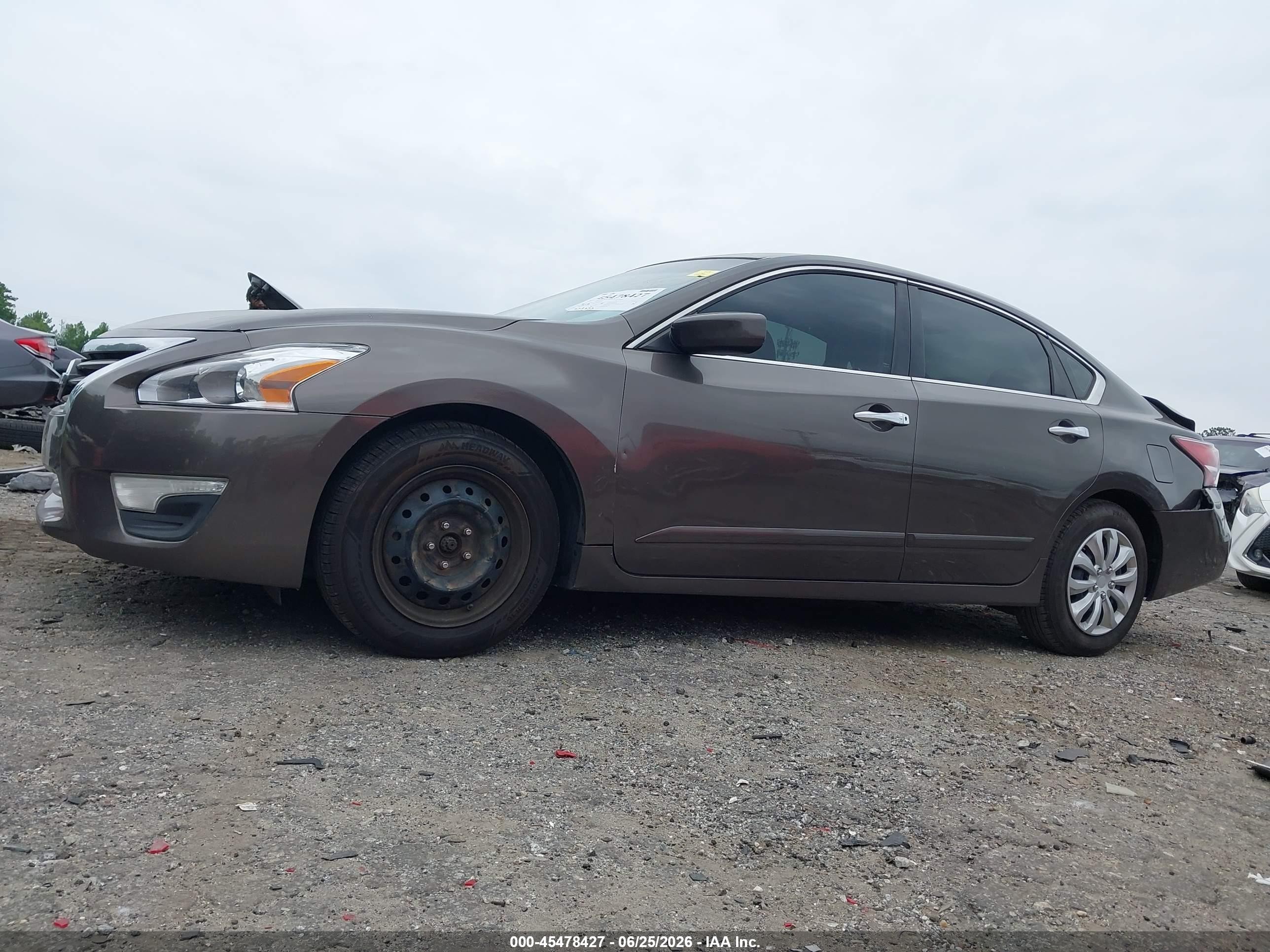 2015 Nissan Altima 2.5 S Brown vin: 1N4AL3AP8FN366718