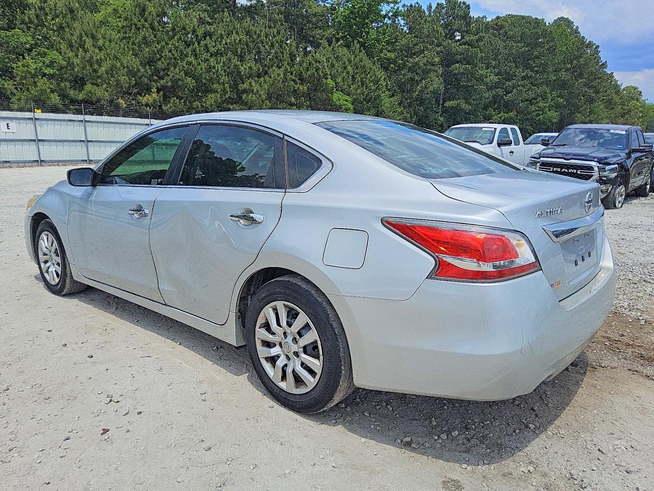 2015 Nissan Altima 2.5 S Silver vin: 1N4AL3AP8FN368646