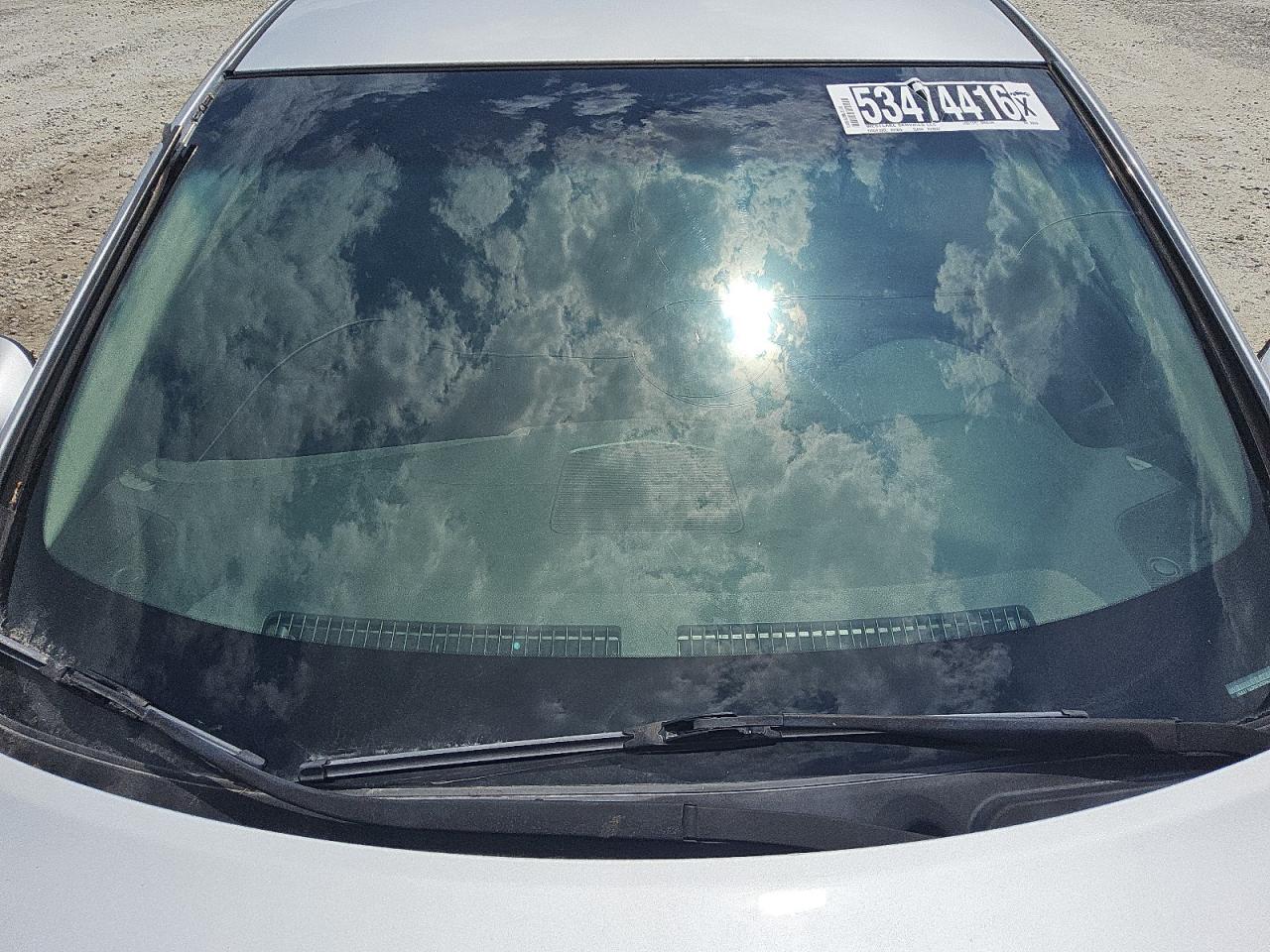 2015 Nissan Altima 2.5 S Silver vin: 1N4AL3AP8FN368646 Damage: Windshield, Cracked, > 12 Inches