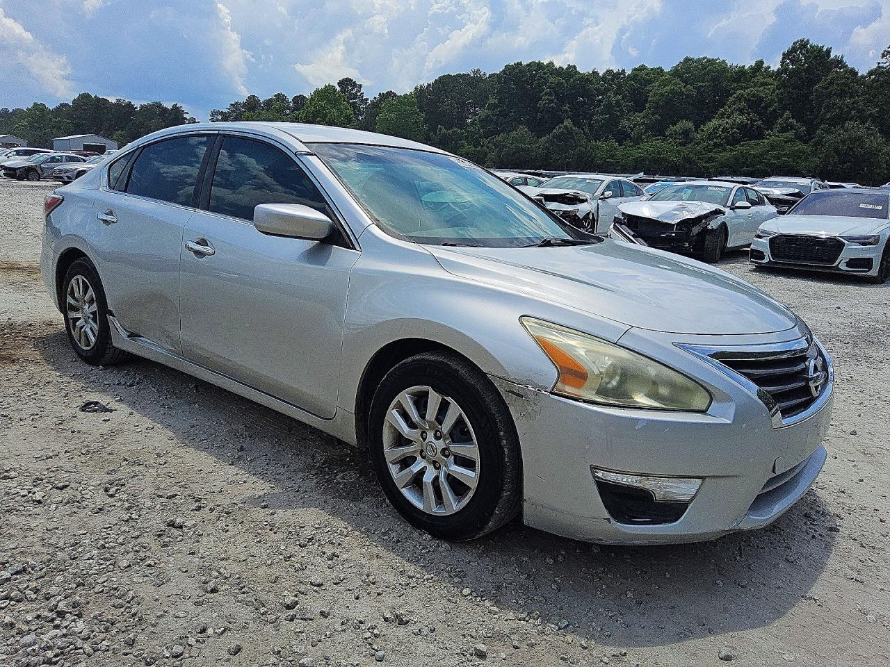 2015 Nissan Altima 2.5 S Silver vin: 1N4AL3AP8FN368646