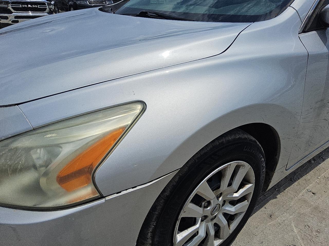 2015 Nissan Altima 2.5 S Silver vin: 1N4AL3AP8FN368646 Damage: Left Front Fender, Multiple Scratches Heavy, 4