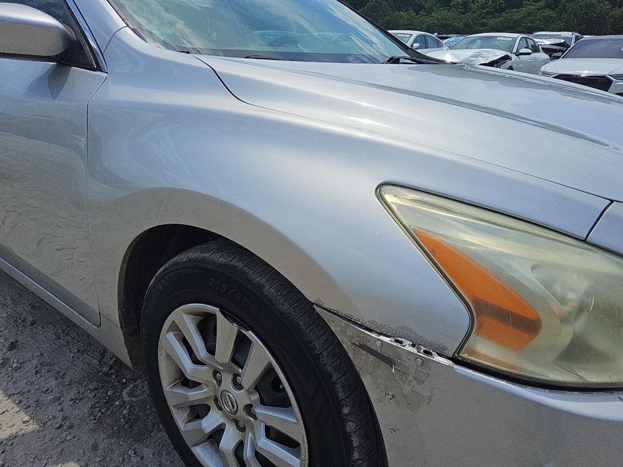 2015 Nissan Altima 2.5 S Silver vin: 1N4AL3AP8FN368646 Damage: Right Front Fender, Multiple Scratches Heavy, 3