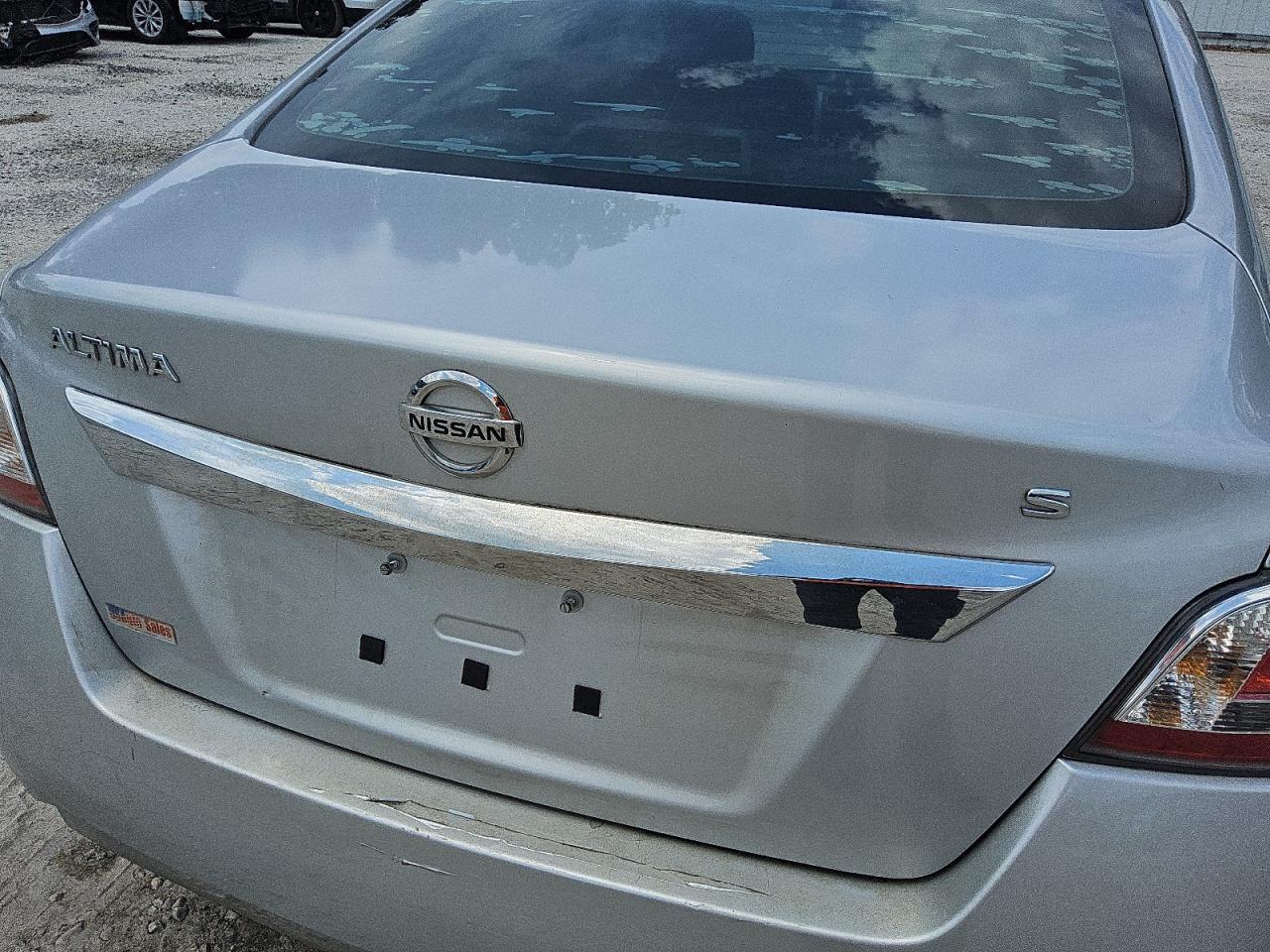 2015 Nissan Altima 2.5 S Silver vin: 1N4AL3AP8FN368646 Damage: Deck Lid, Multiple Scratches Heavy, 3