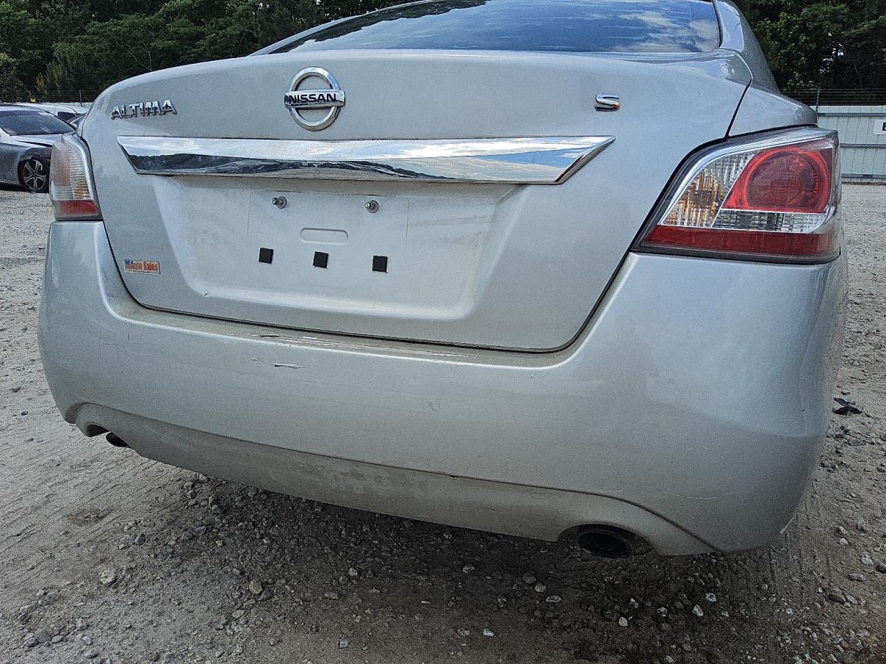 2015 Nissan Altima 2.5 S Silver vin: 1N4AL3AP8FN368646 Damage: Rear Bumper, Multiple Scratches Heavy, 7