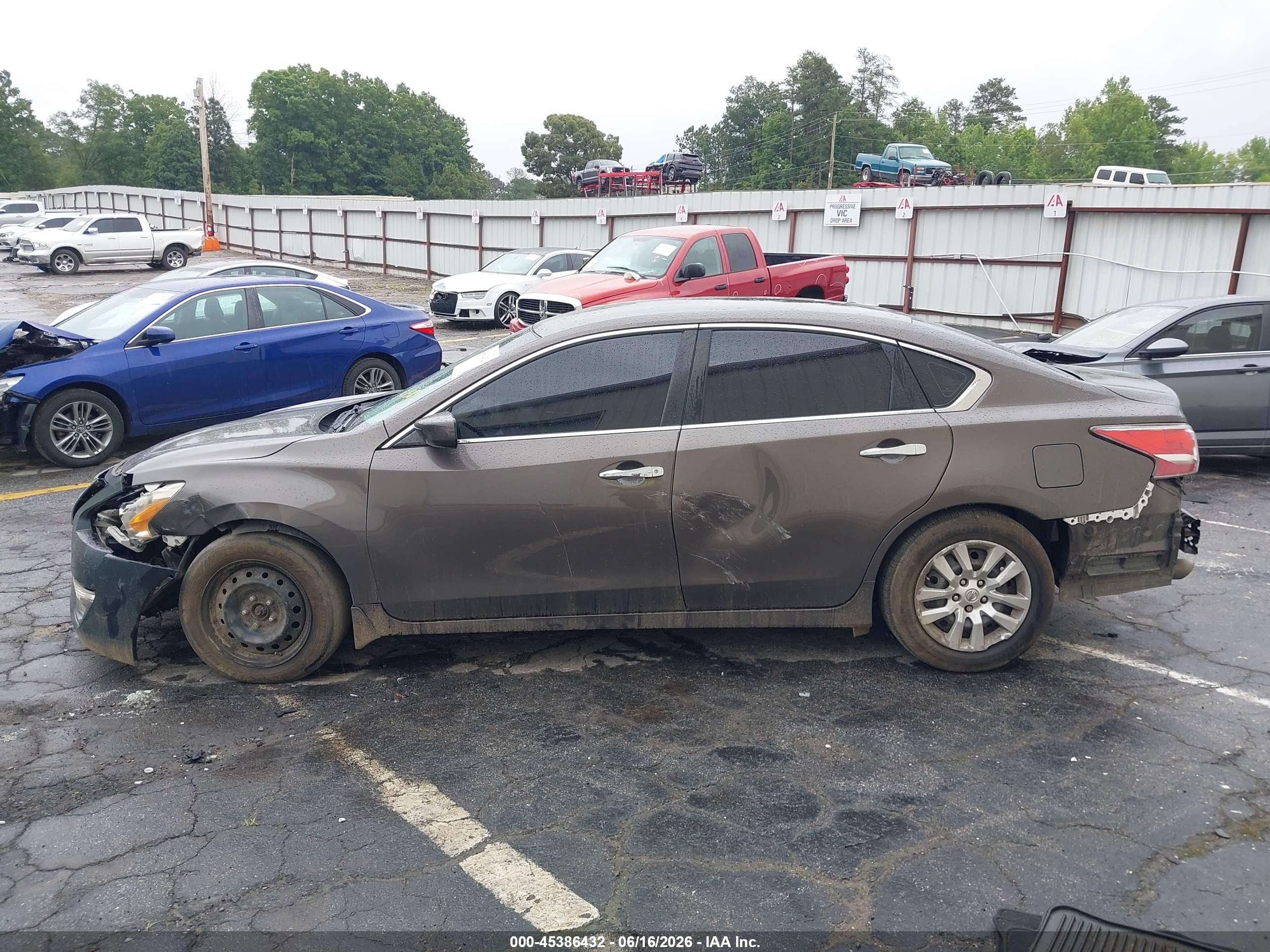 2015 Nissan Altima 2.5 S Коричневый vin: 1N4AL3AP8FN377587