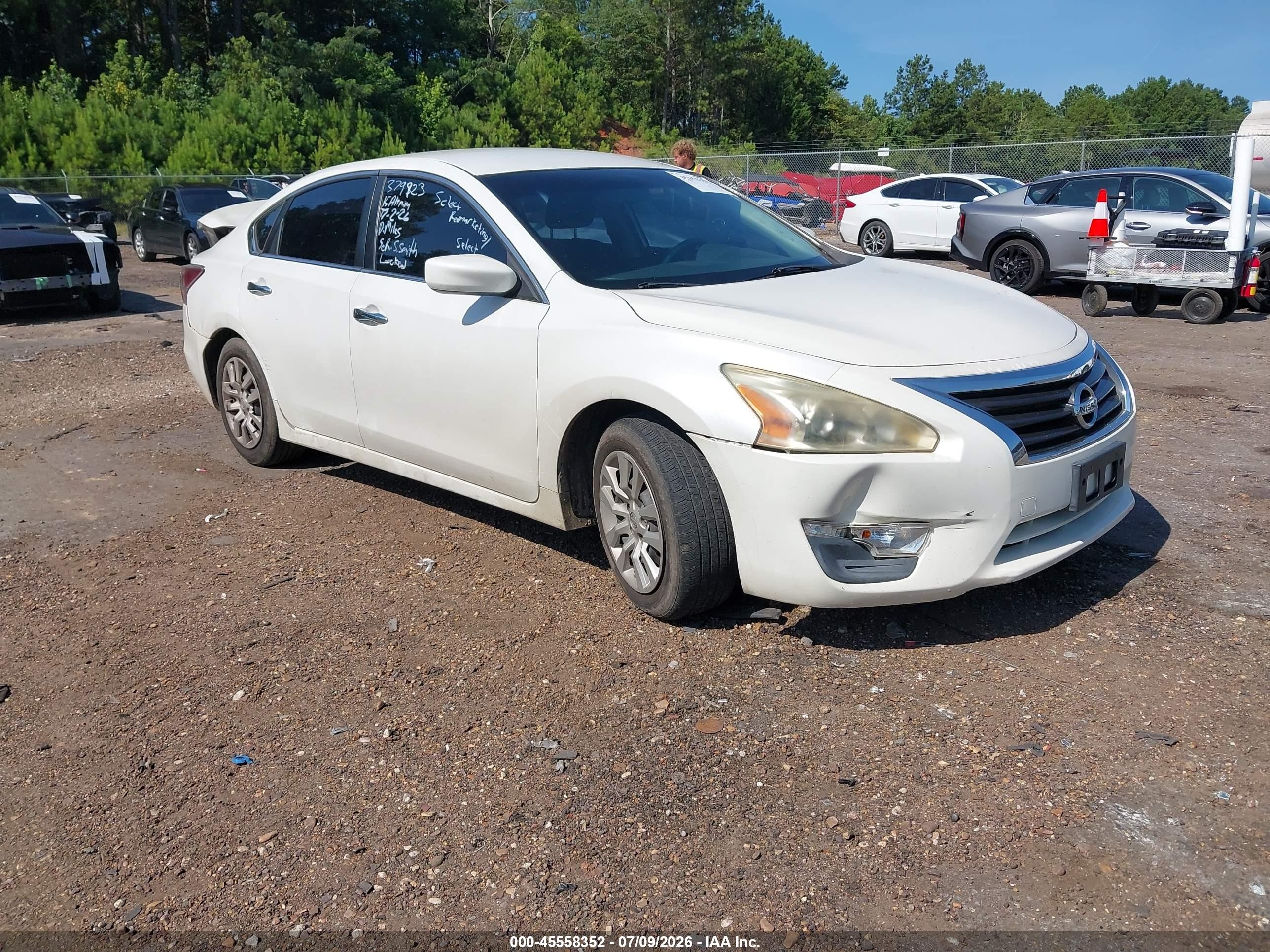 2015 Nissan Altima 2.5/2.5 S/2.5 Sl/2.5 Sv White vin: 1N4AL3AP8FN379923