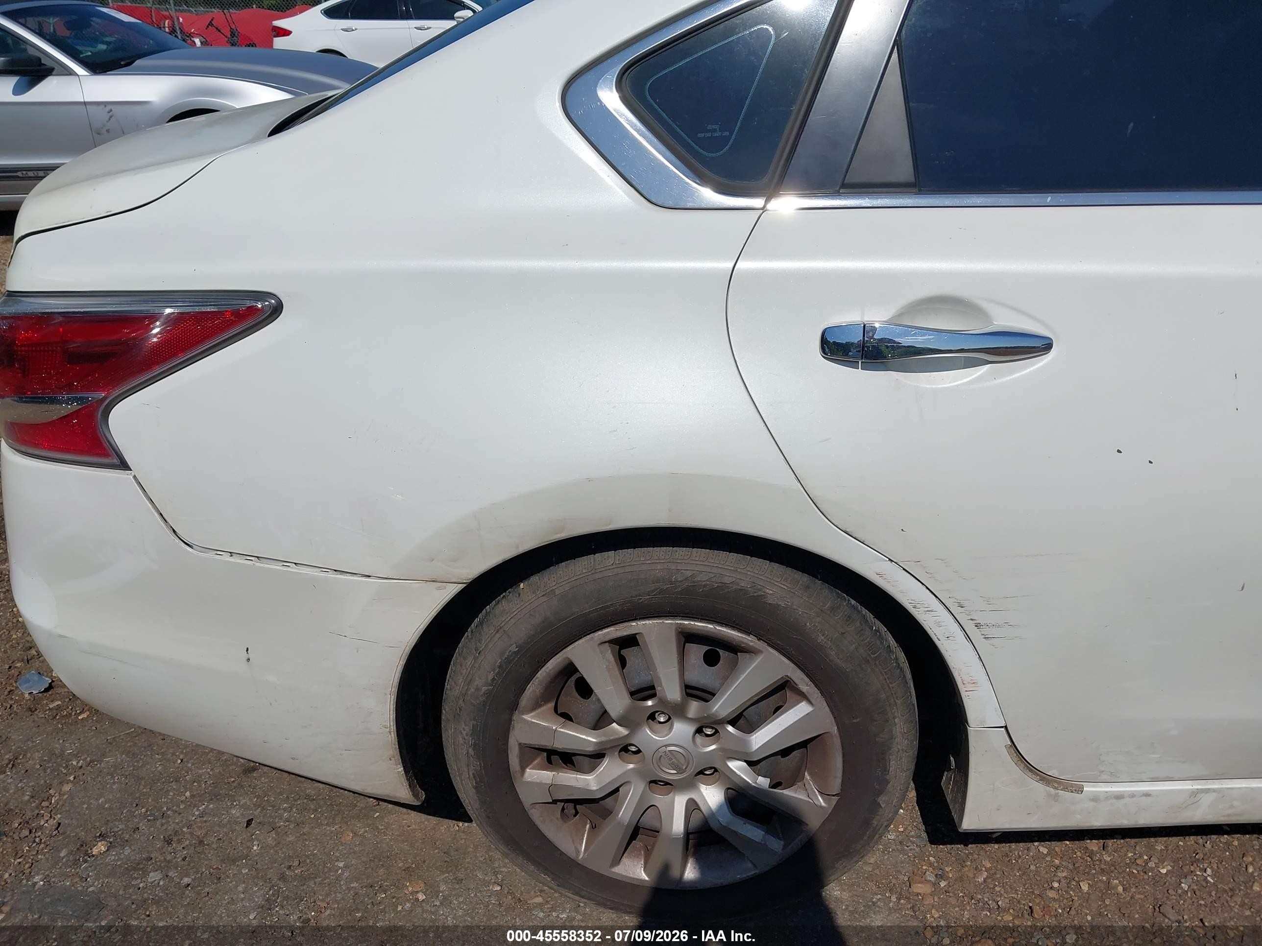 2015 Nissan Altima 2.5/2.5 S/2.5 Sl/2.5 Sv White vin: 1N4AL3AP8FN379923