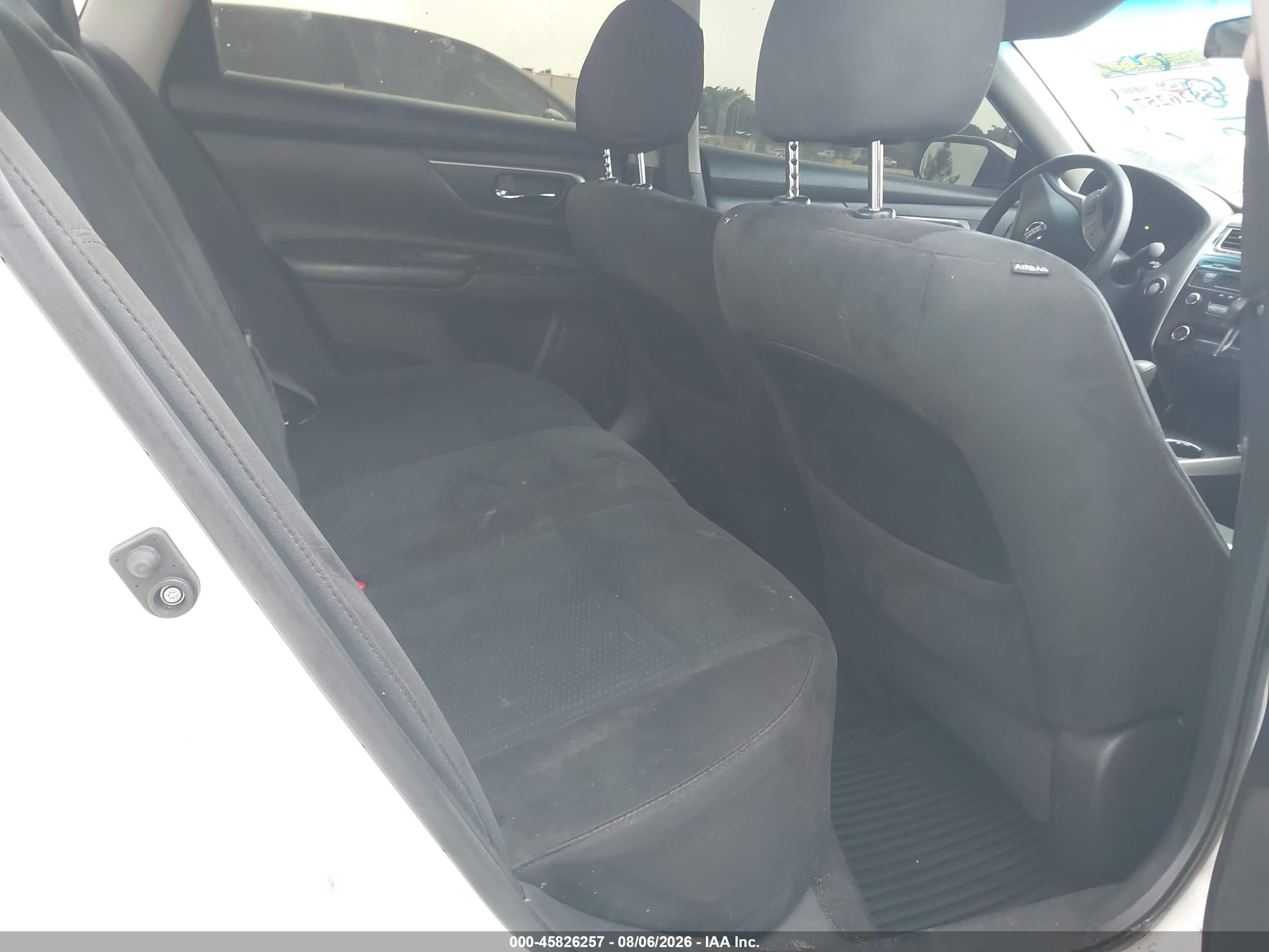 2015 Nissan Altima 2.5 S White vin: 1N4AL3AP8FN388959