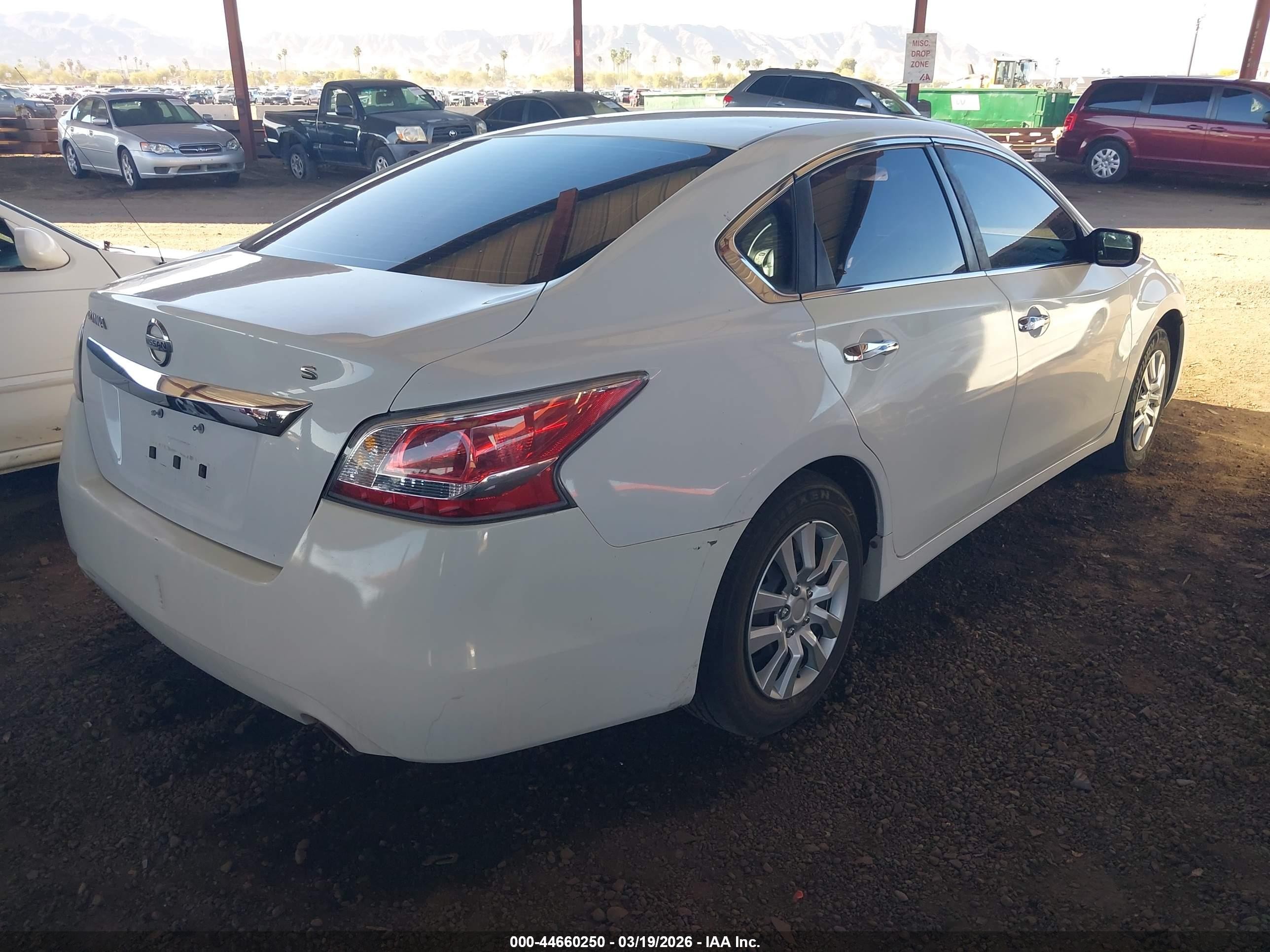 2015 Nissan Altima 2.5/2.5 S/2.5 Sl/2.5 Sv Белый vin: 1N4AL3AP8FN398455