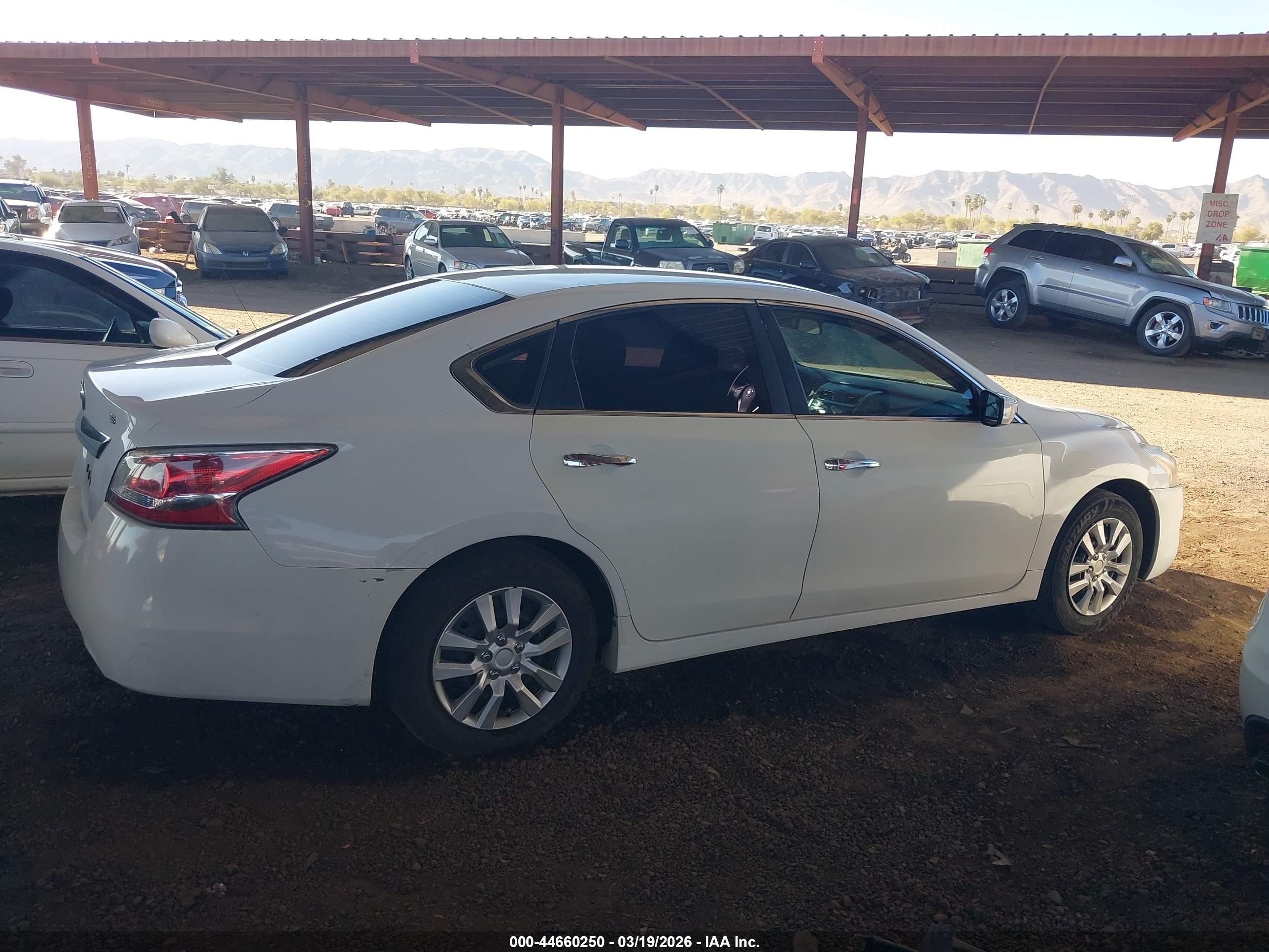 2015 Nissan Altima 2.5/2.5 S/2.5 Sl/2.5 Sv Белый vin: 1N4AL3AP8FN398455
