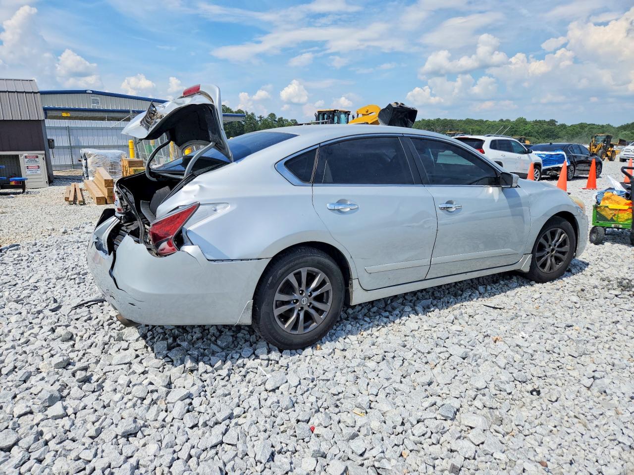 2015 Nissan Altima 2.5 S Silver vin: 1N4AL3AP8FN403668