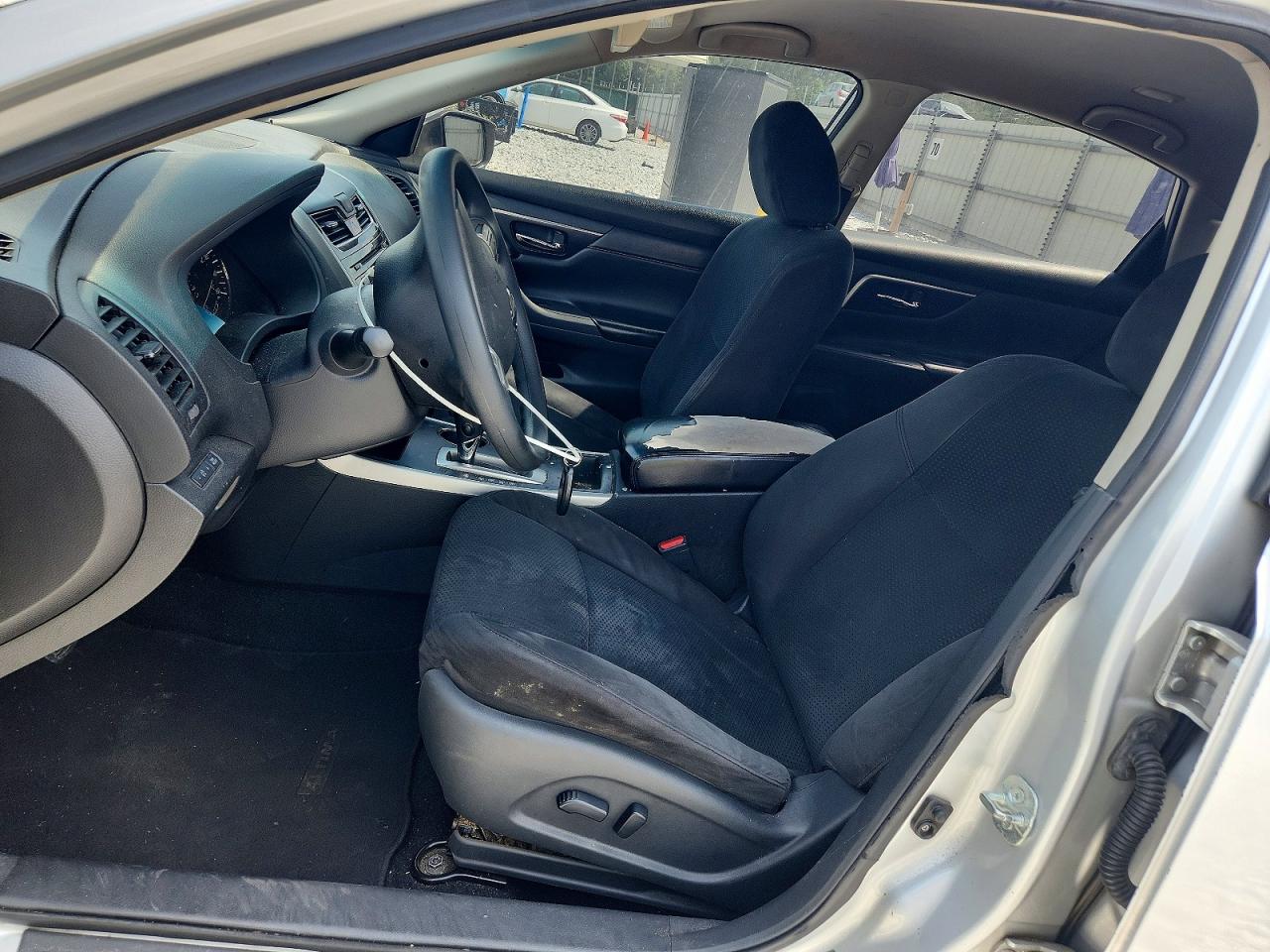 2015 Nissan Altima 2.5 S Silver vin: 1N4AL3AP8FN403668