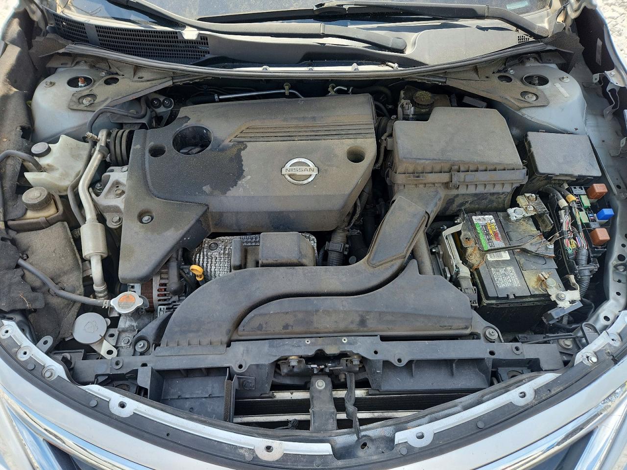 2015 Nissan Altima 2.5 S Silver vin: 1N4AL3AP8FN403668