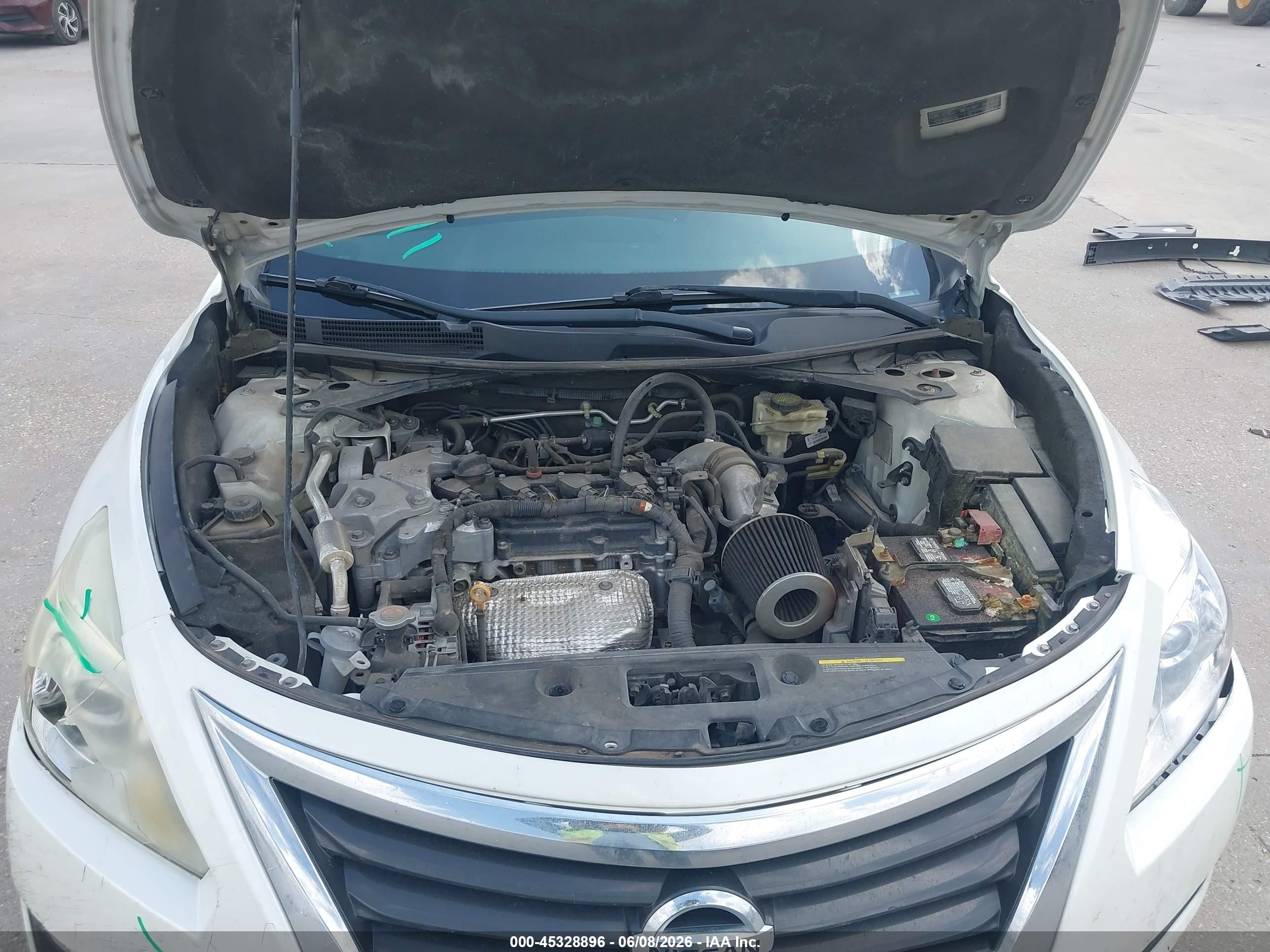 2015 Nissan Altima 2.5 S White vin: 1N4AL3AP8FN406778