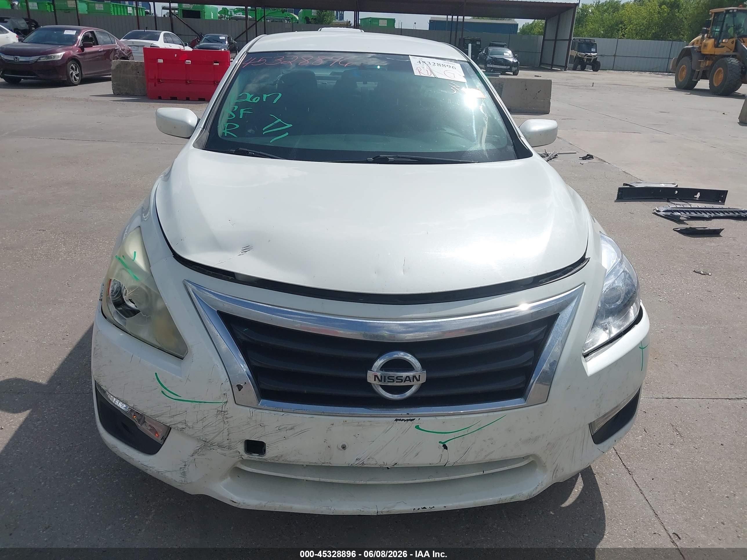 2015 Nissan Altima 2.5 S White vin: 1N4AL3AP8FN406778