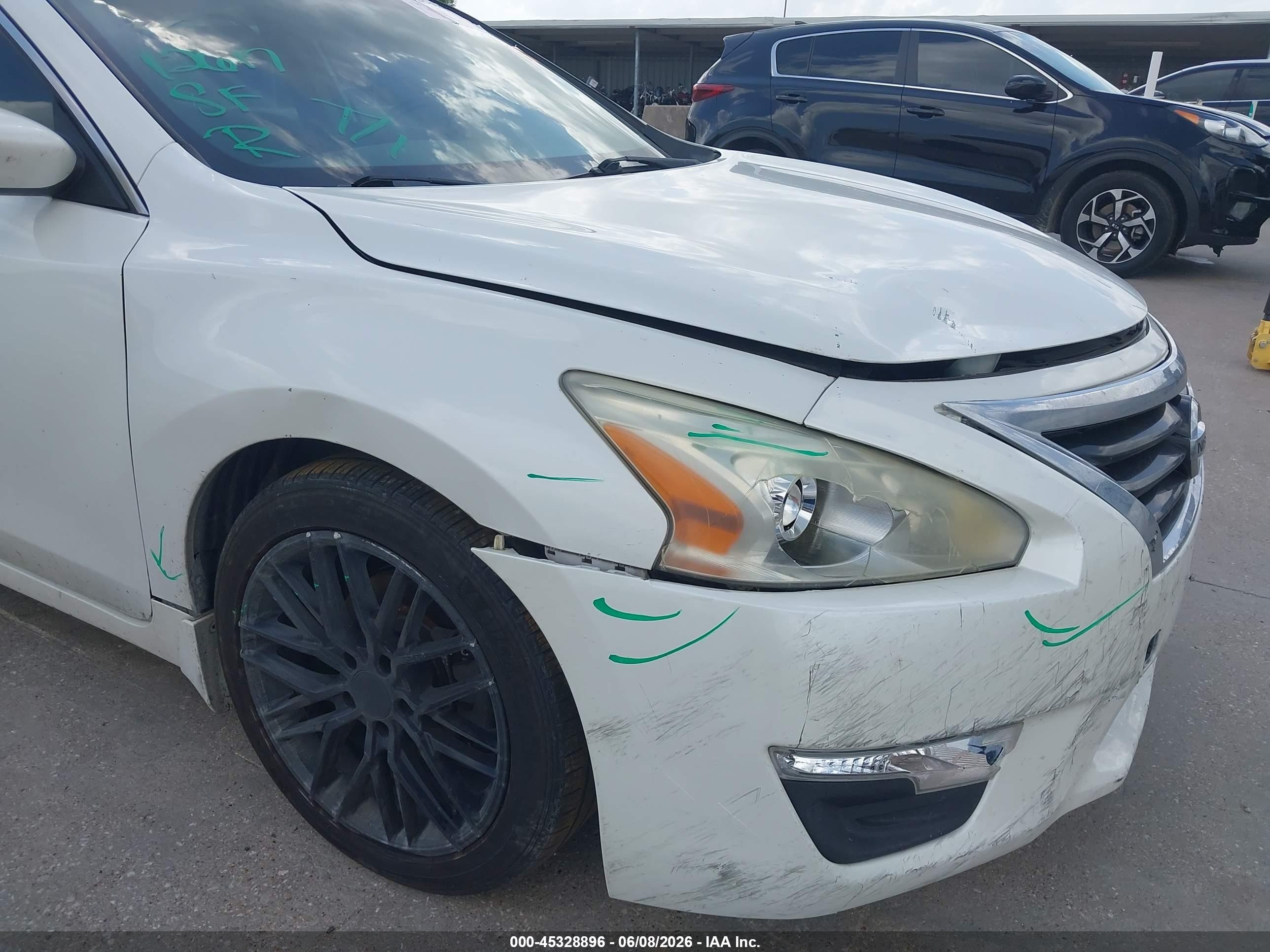 2015 Nissan Altima 2.5 S White vin: 1N4AL3AP8FN406778