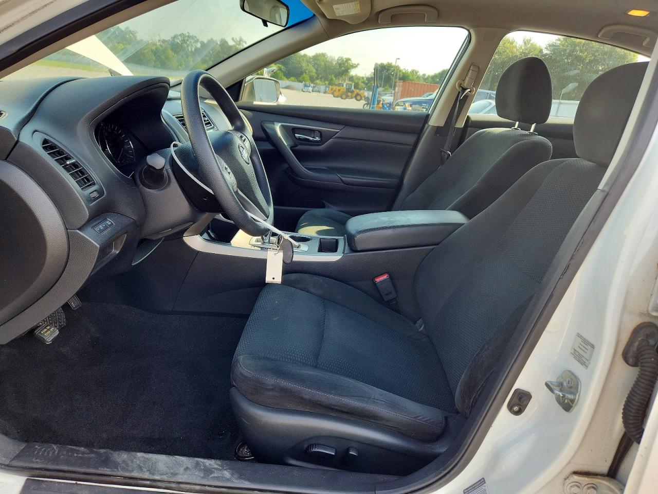 2015 Nissan Altima 2.5 S White vin: 1N4AL3AP8FN868399