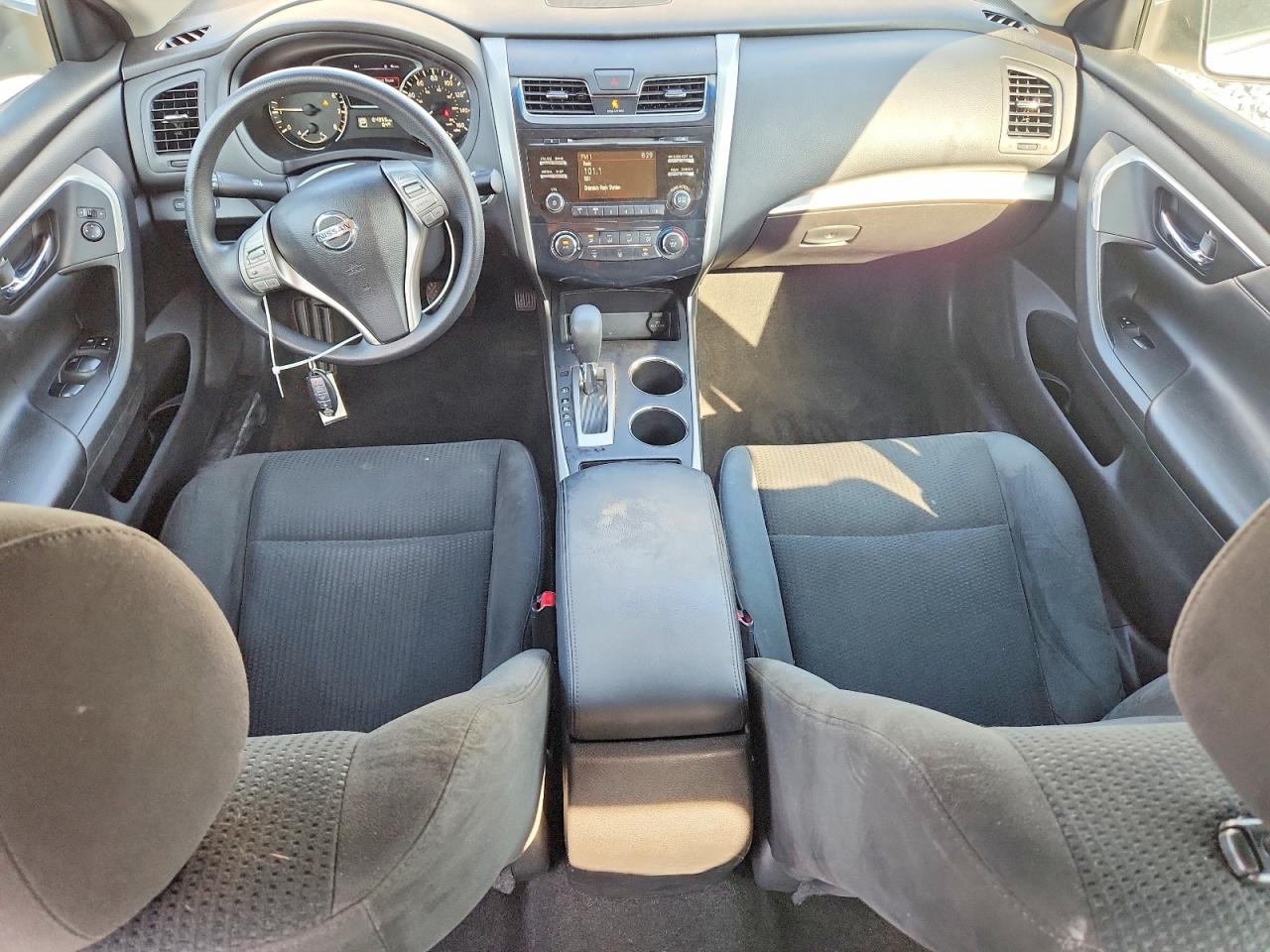 2015 Nissan Altima 2.5 S White vin: 1N4AL3AP8FN868399
