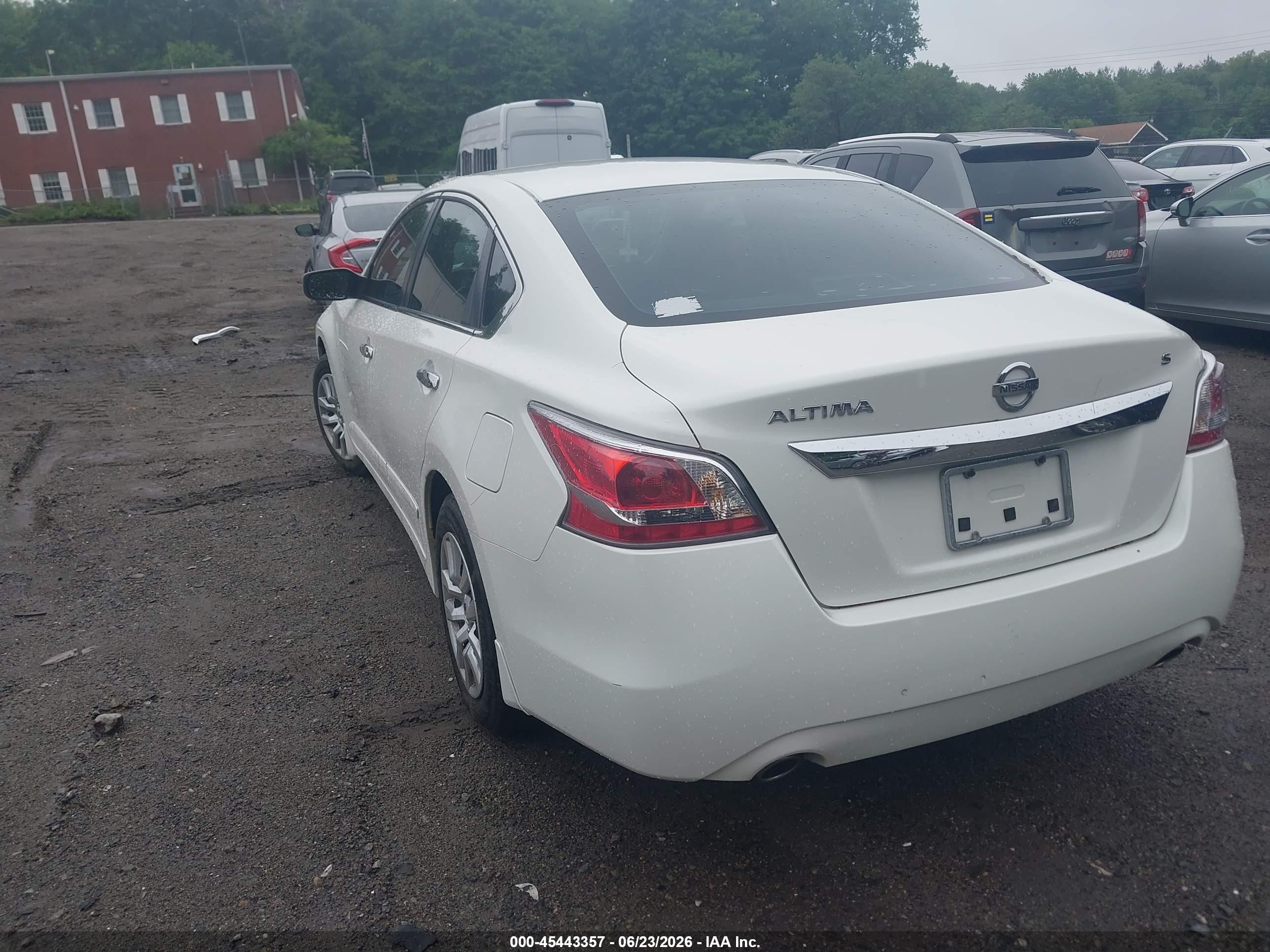 2015 Nissan Altima 2.5 S White vin: 1N4AL3AP8FN872257