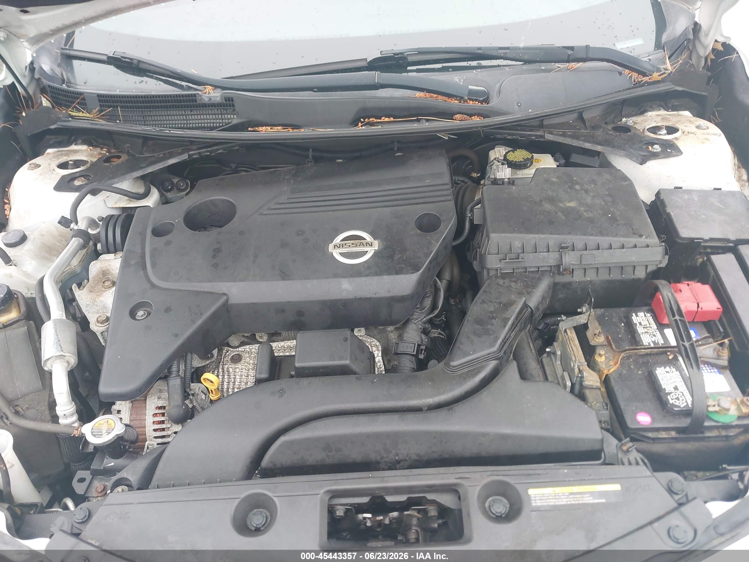2015 Nissan Altima 2.5 S White vin: 1N4AL3AP8FN872257