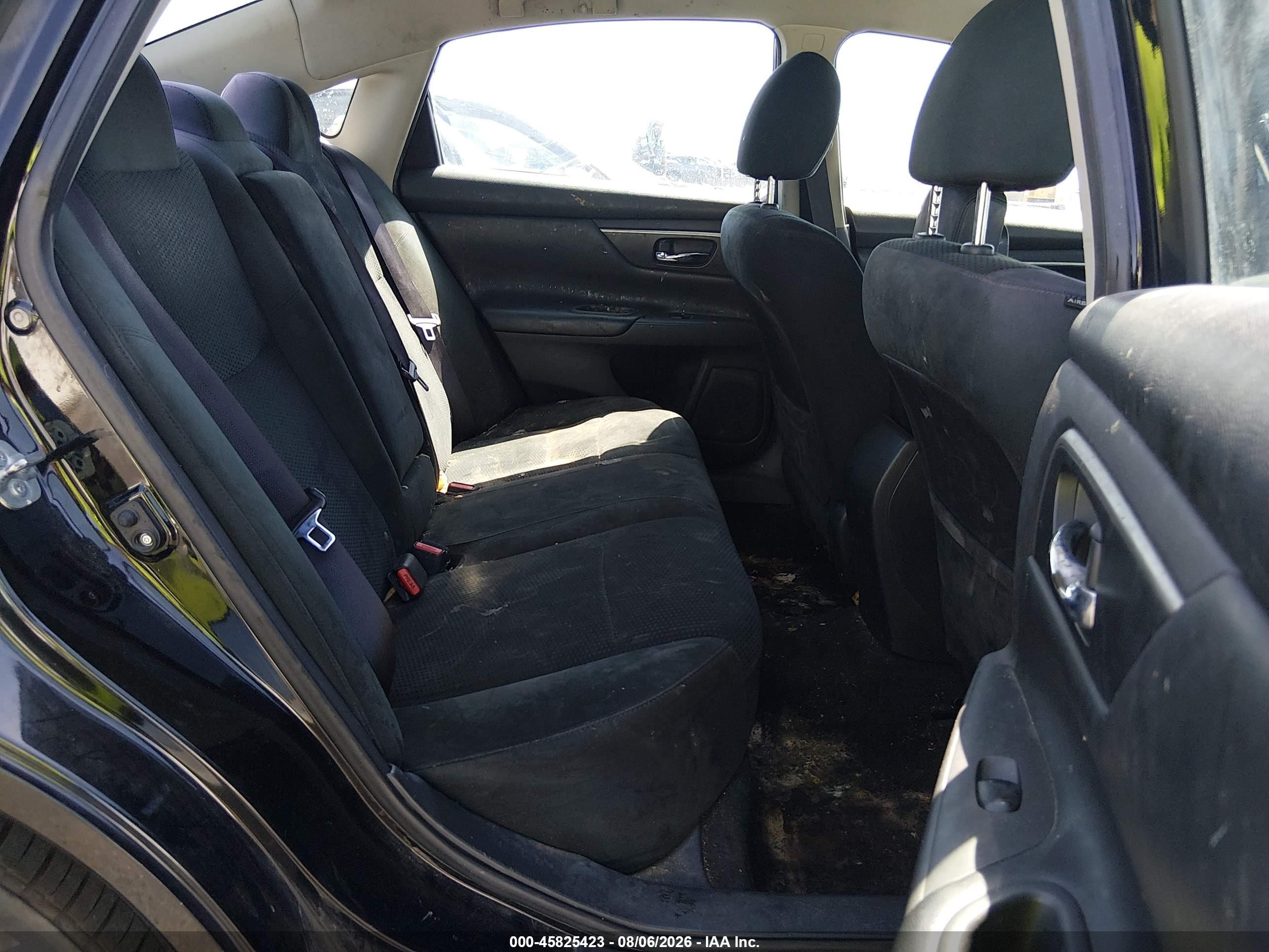 2015 Nissan Altima   Black vin: 1N4AL3AP8FN872324