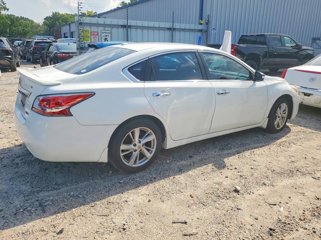 2015 Nissan Altima 2.5 S Белый vin: 1N4AL3AP8FN894470