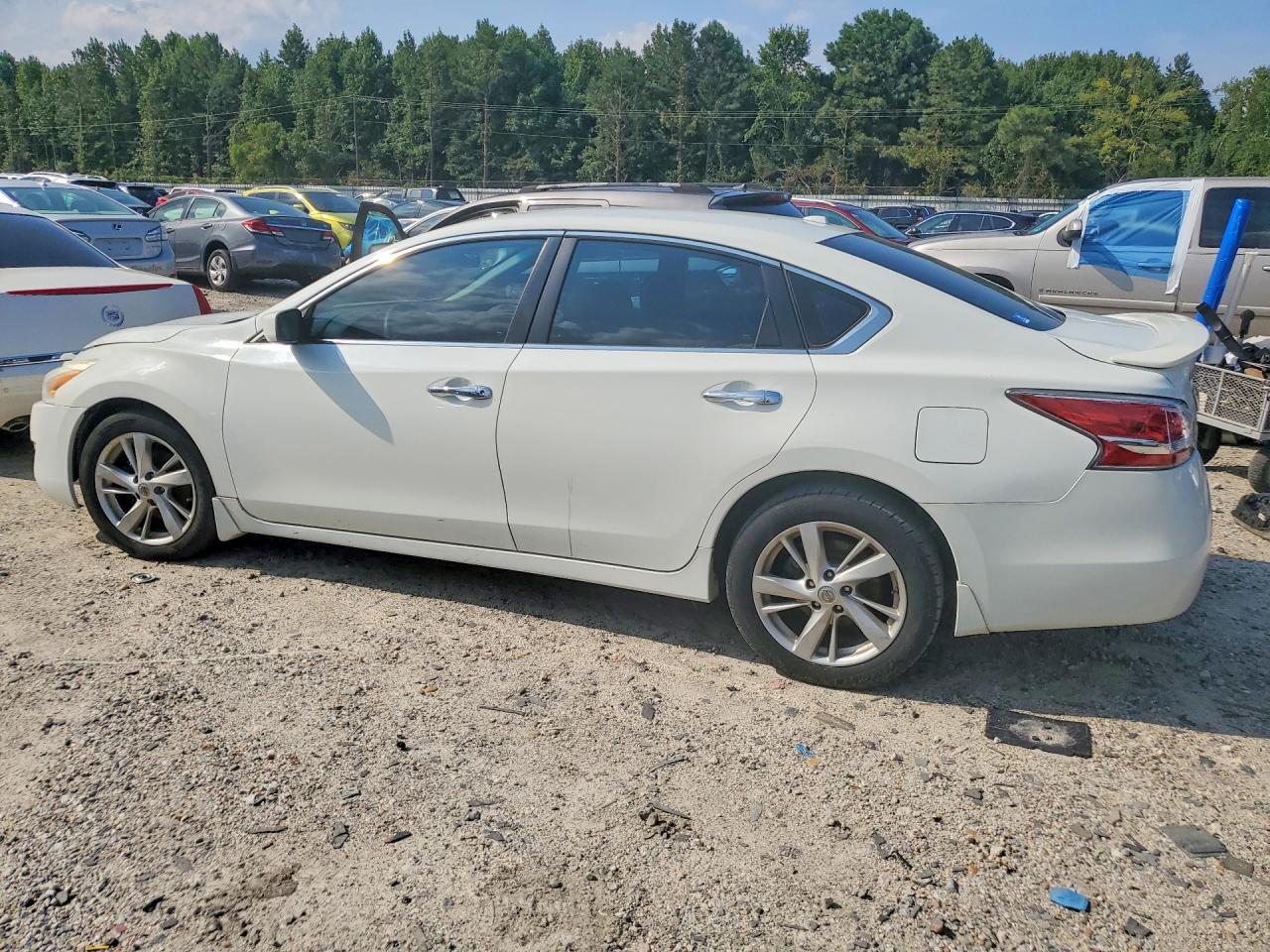 2015 Nissan Altima 2.5 S Белый vin: 1N4AL3AP8FN894470