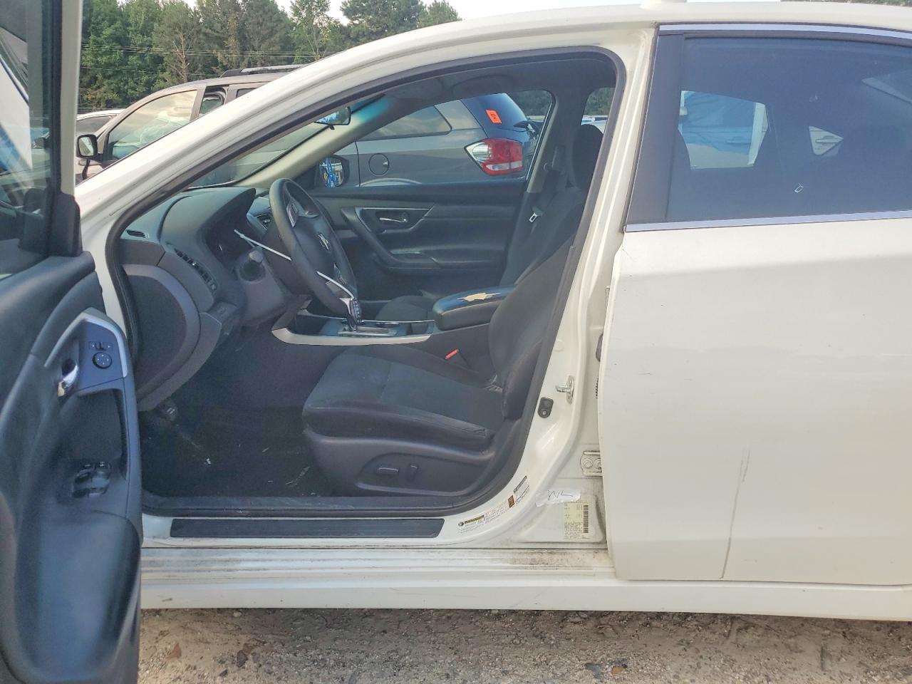 2015 Nissan Altima 2.5 S Белый vin: 1N4AL3AP8FN894470