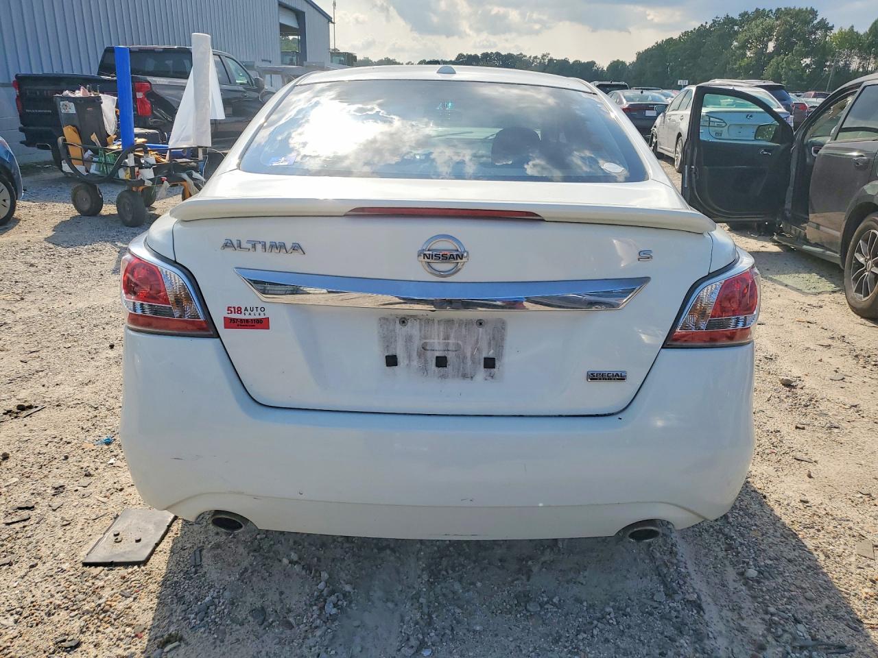 2015 Nissan Altima 2.5 S Белый vin: 1N4AL3AP8FN894470