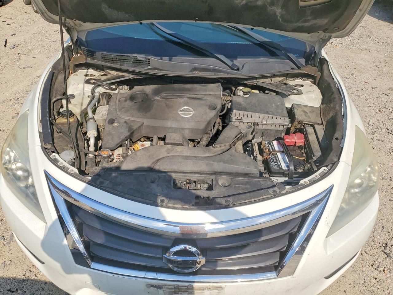 2015 Nissan Altima 2.5 S Белый vin: 1N4AL3AP8FN894470