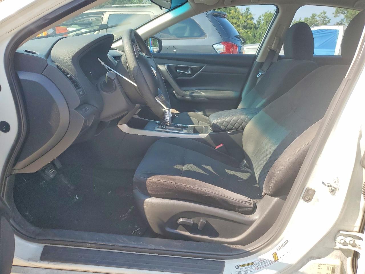 2015 Nissan Altima 2.5 S Белый vin: 1N4AL3AP8FN894470