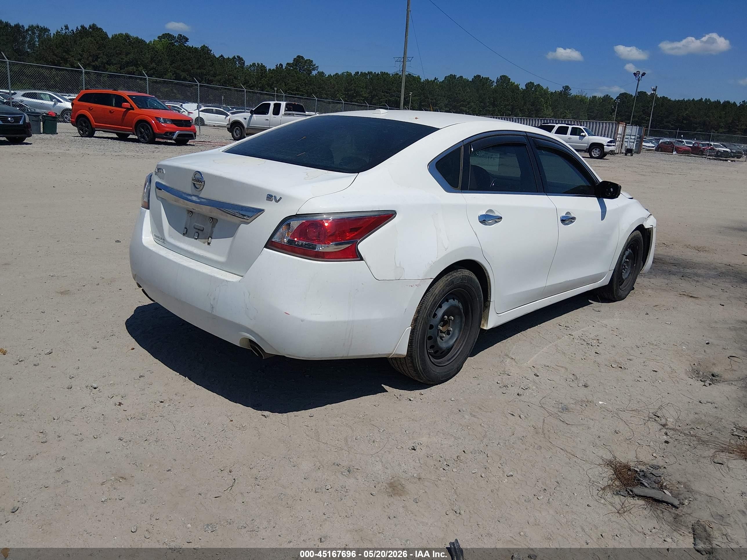 2015 Nissan Altima 2.5/2.5 S/2.5 Sl/2.5 Sv White vin: 1N4AL3AP8FN895425